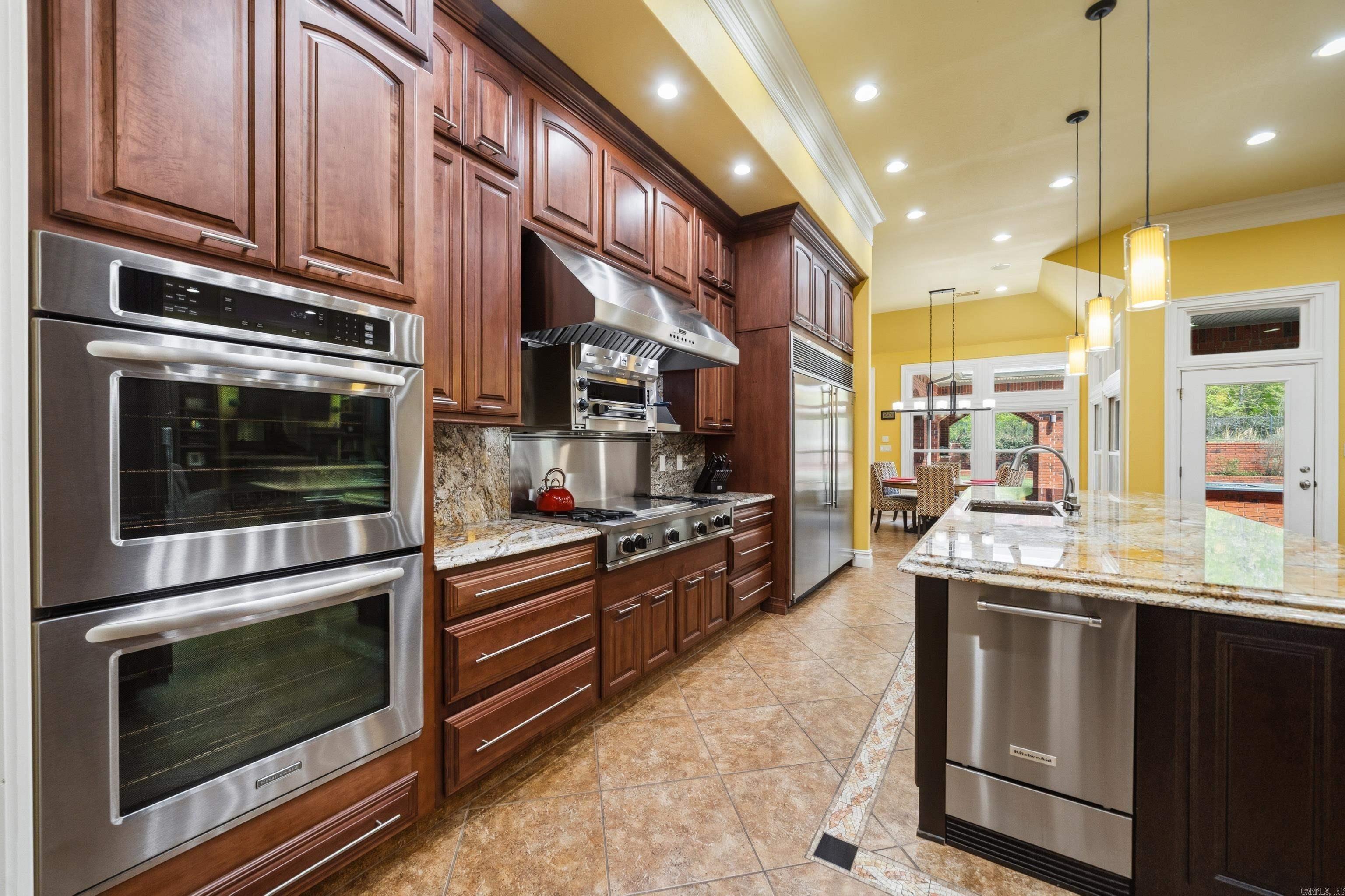 RED OAK - Residential