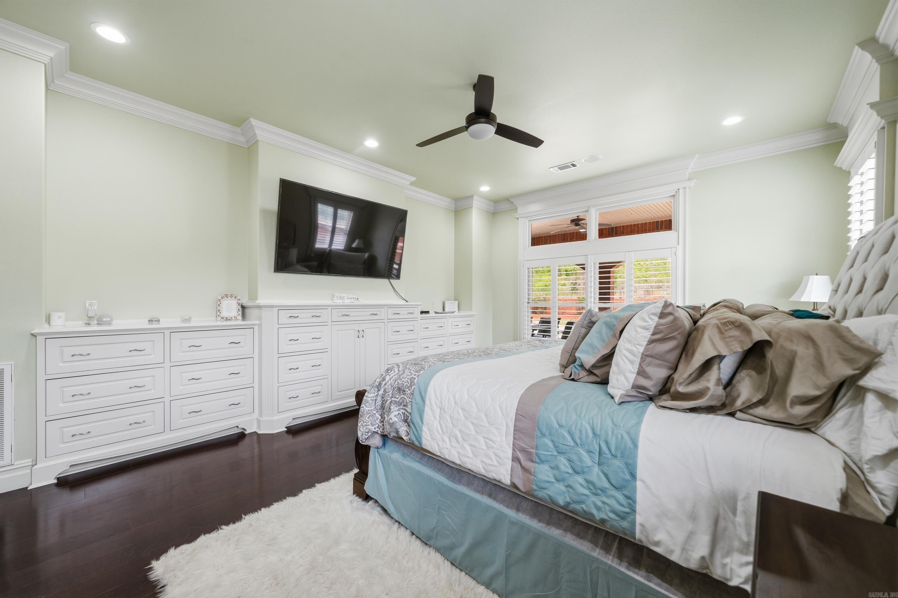 RED OAK - Residential