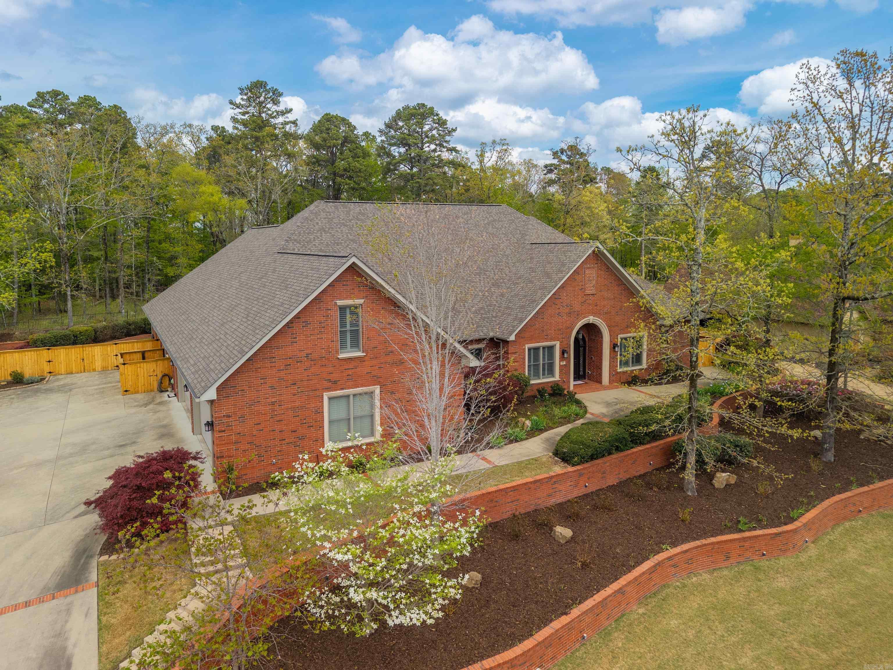 RED OAK - Residential