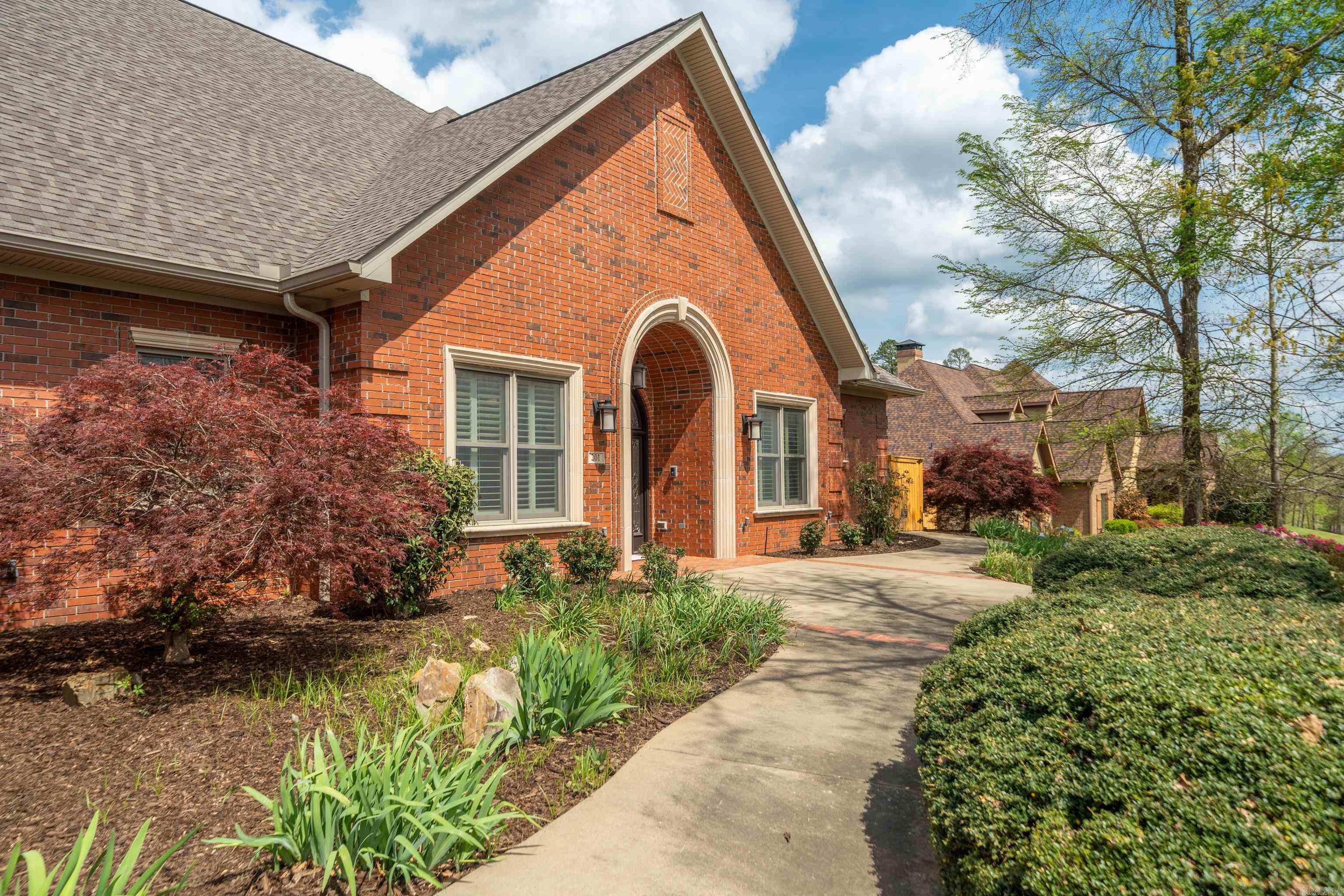 RED OAK - Residential