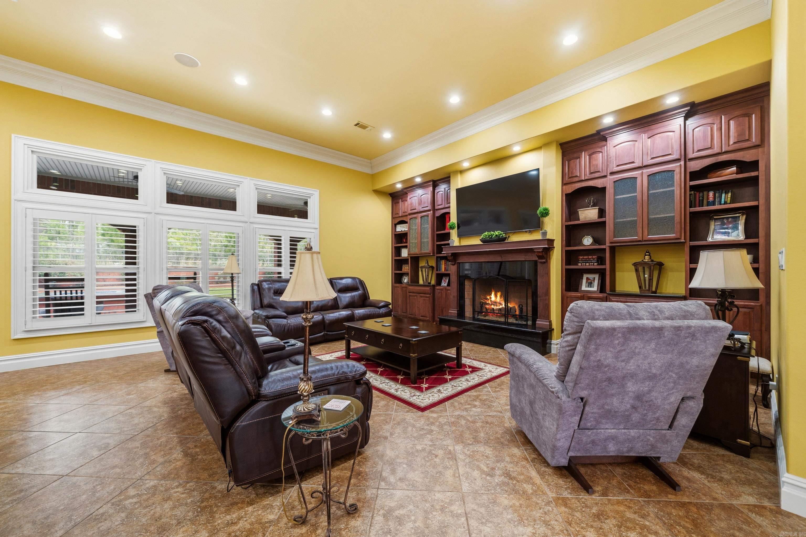 RED OAK - Residential