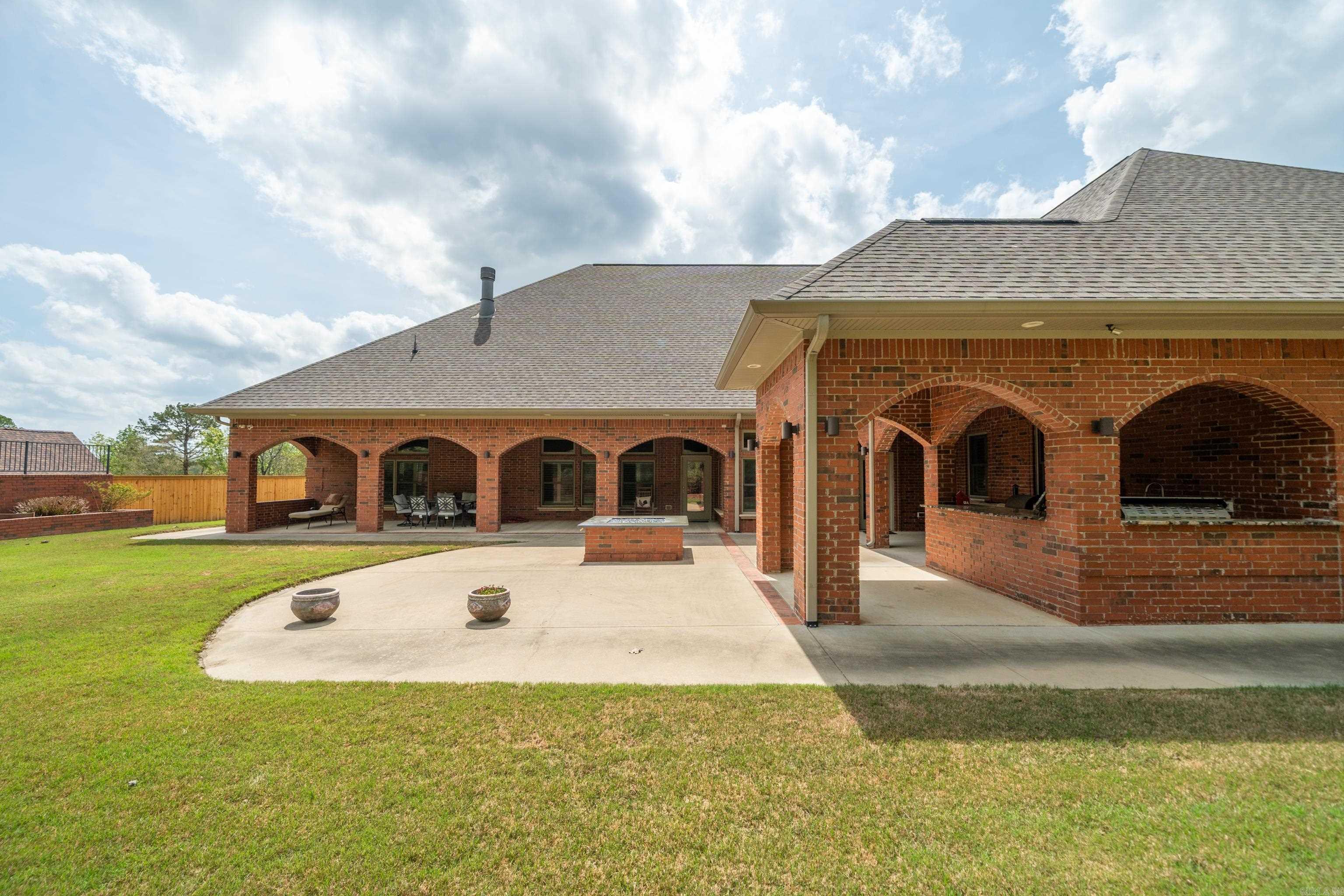 RED OAK - Residential