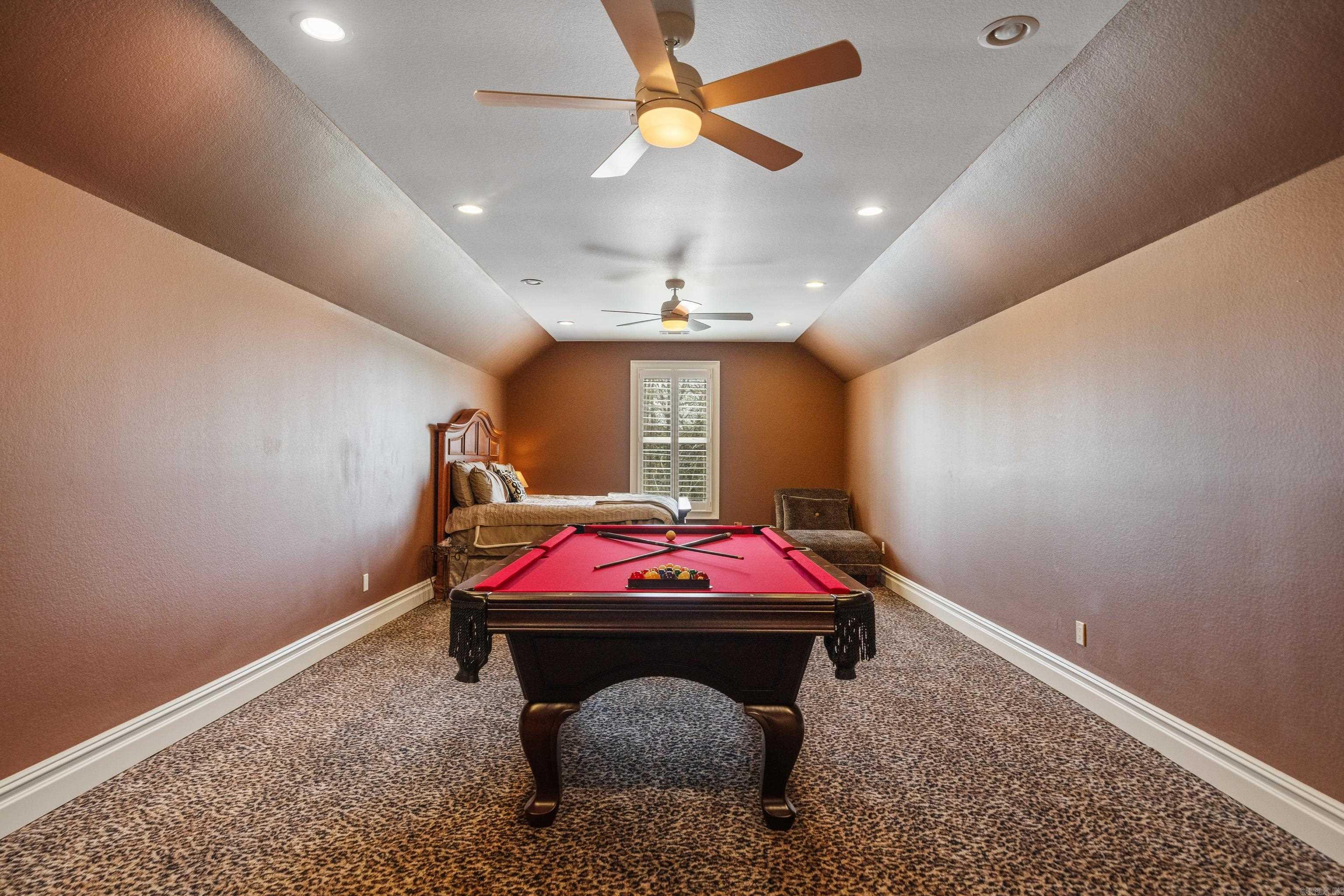 RED OAK - Residential