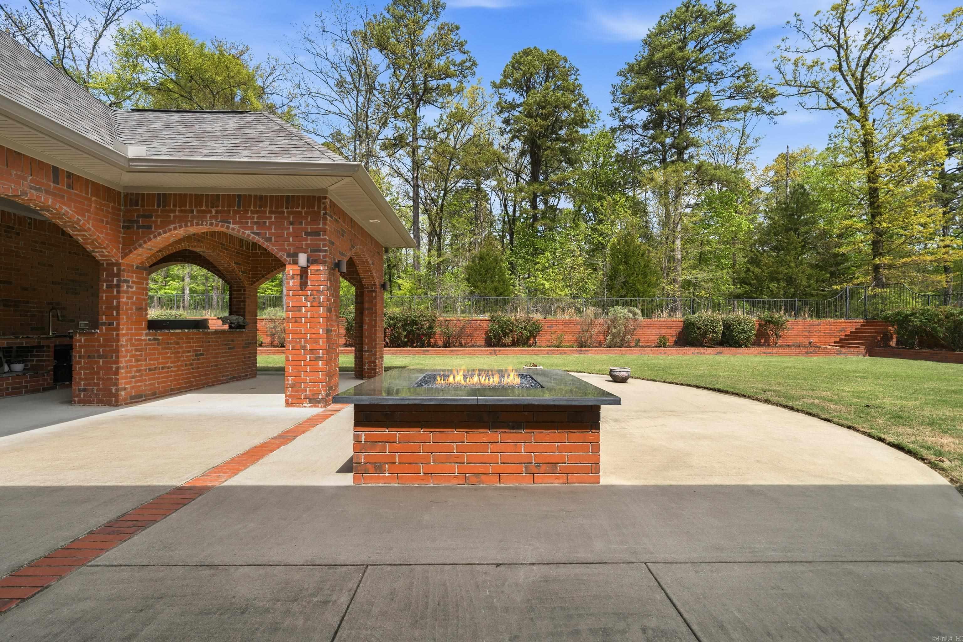 RED OAK - Residential