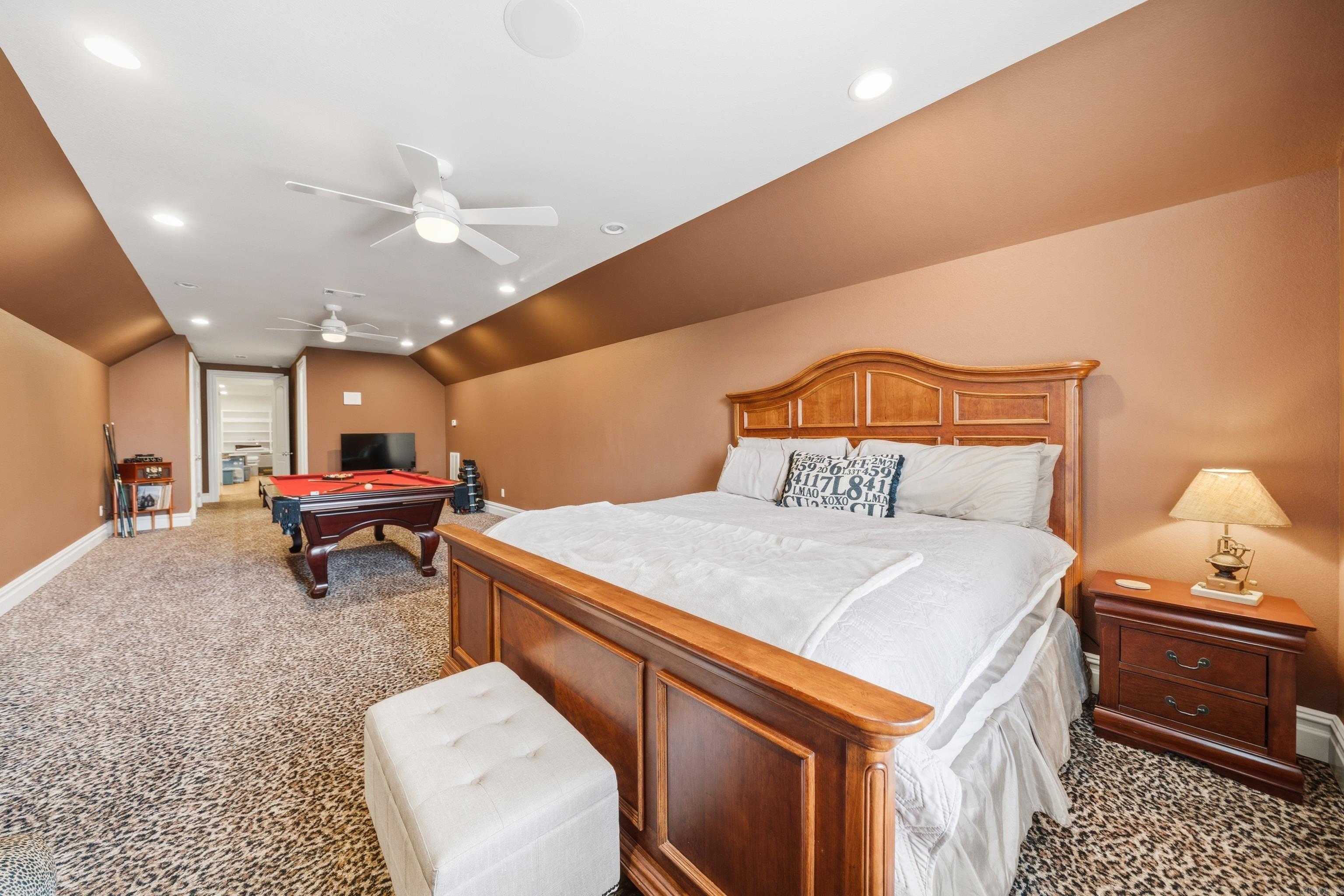 RED OAK - Residential