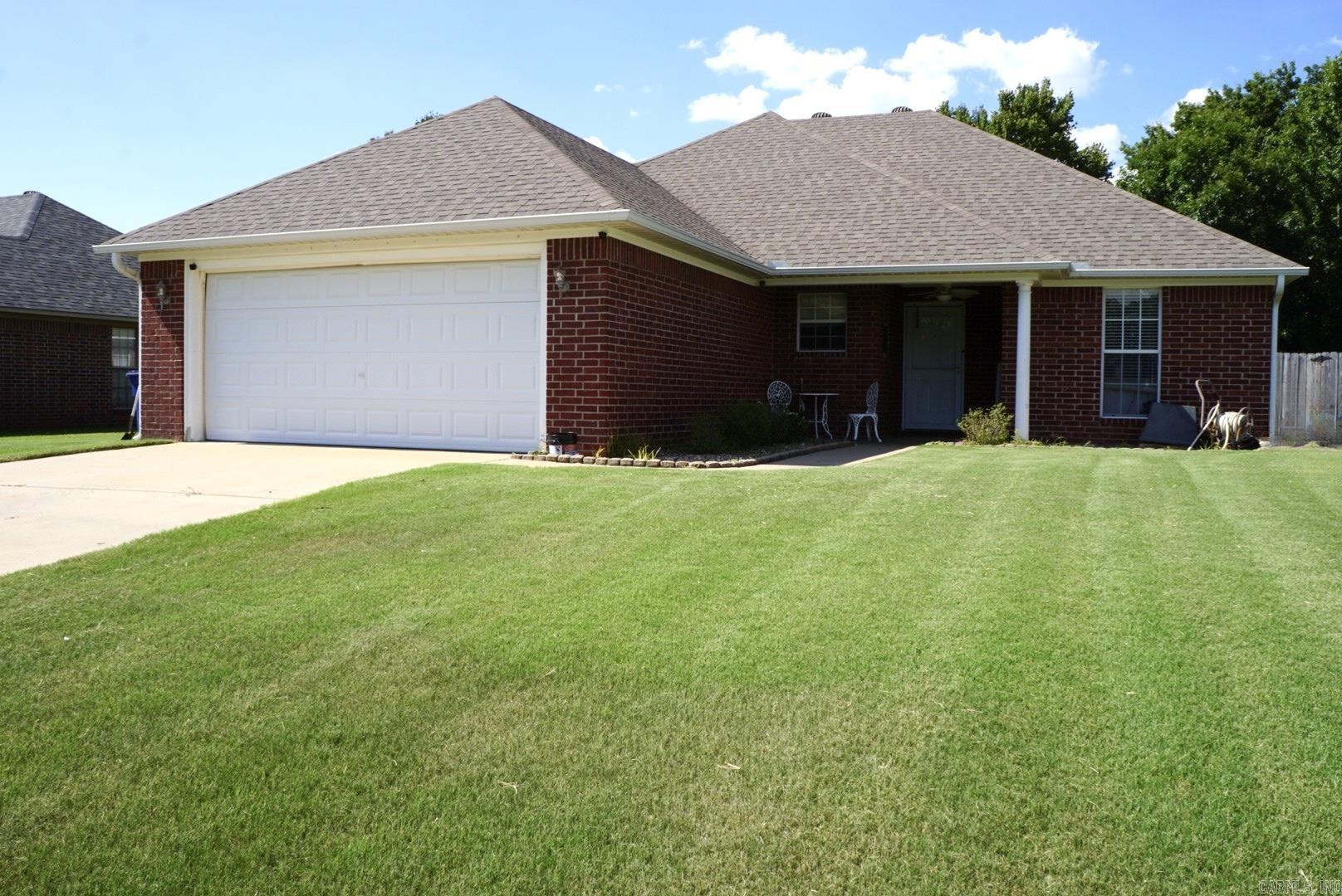 Discover this charming home featuring 3 bedrooms, 2 bathrooms, and approximately 1,451 square feet of comfortable living space. Perfectly situated and ready for you to make it your ownāschedule your showing today and experience all it has to offer!