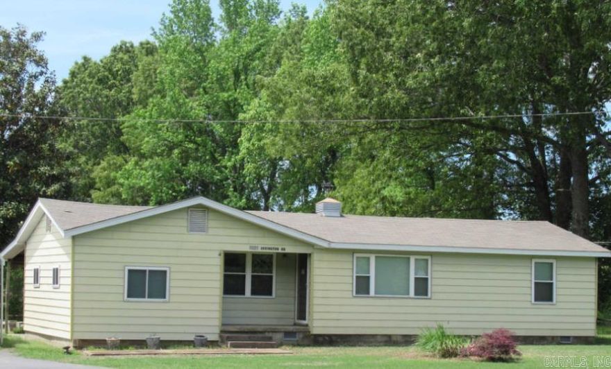 Beautiful pasture with hay currently on the pasture and a stocked fish pond at the back of the property. The 2 bed/1 bath home is the perfect place to relax and unwind from the noise of the city. Located within minutes of the Little Rock Air Force Base and Highway 107 you are close to lots o