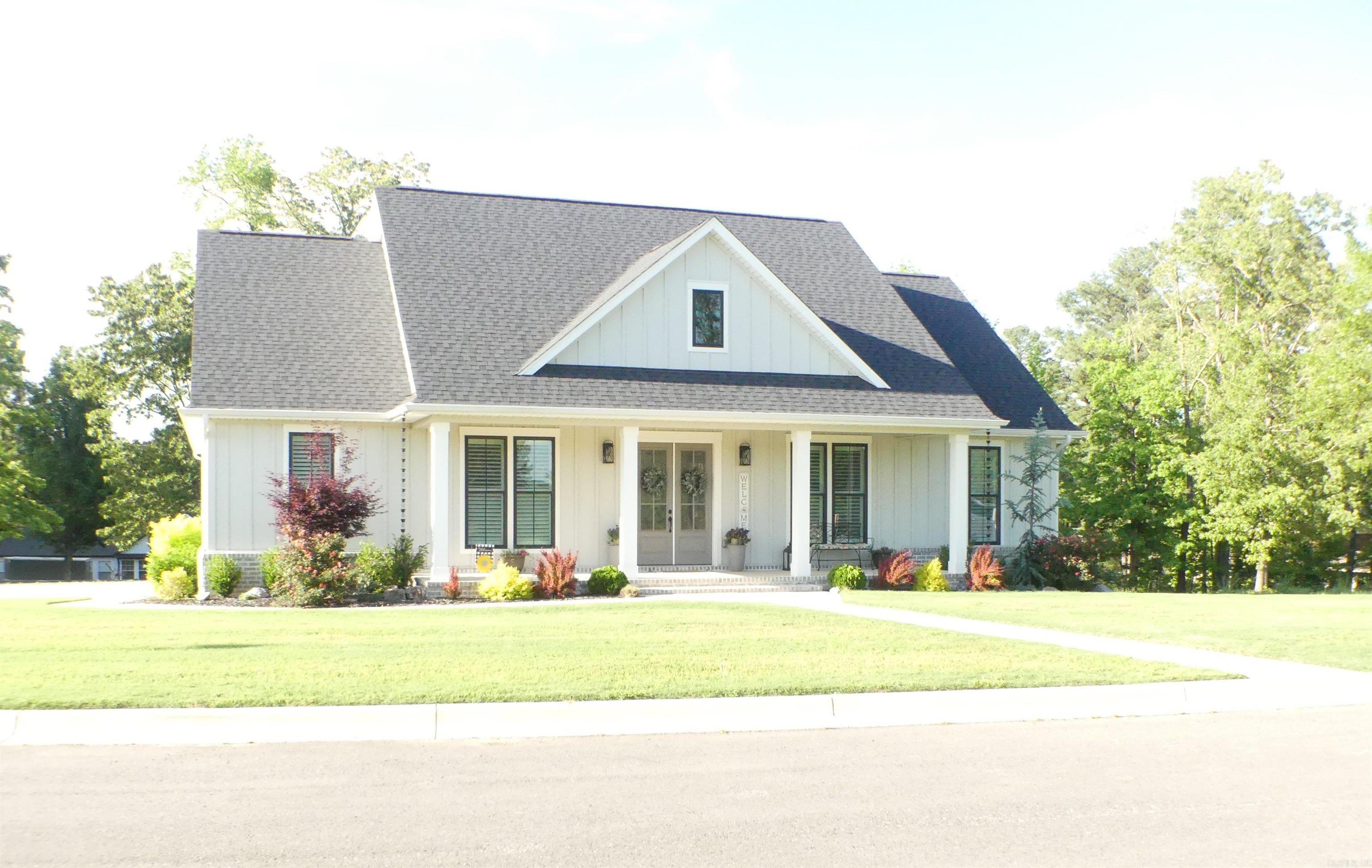 THE VILLAGE AT PRAIRIE CREEK - Residential