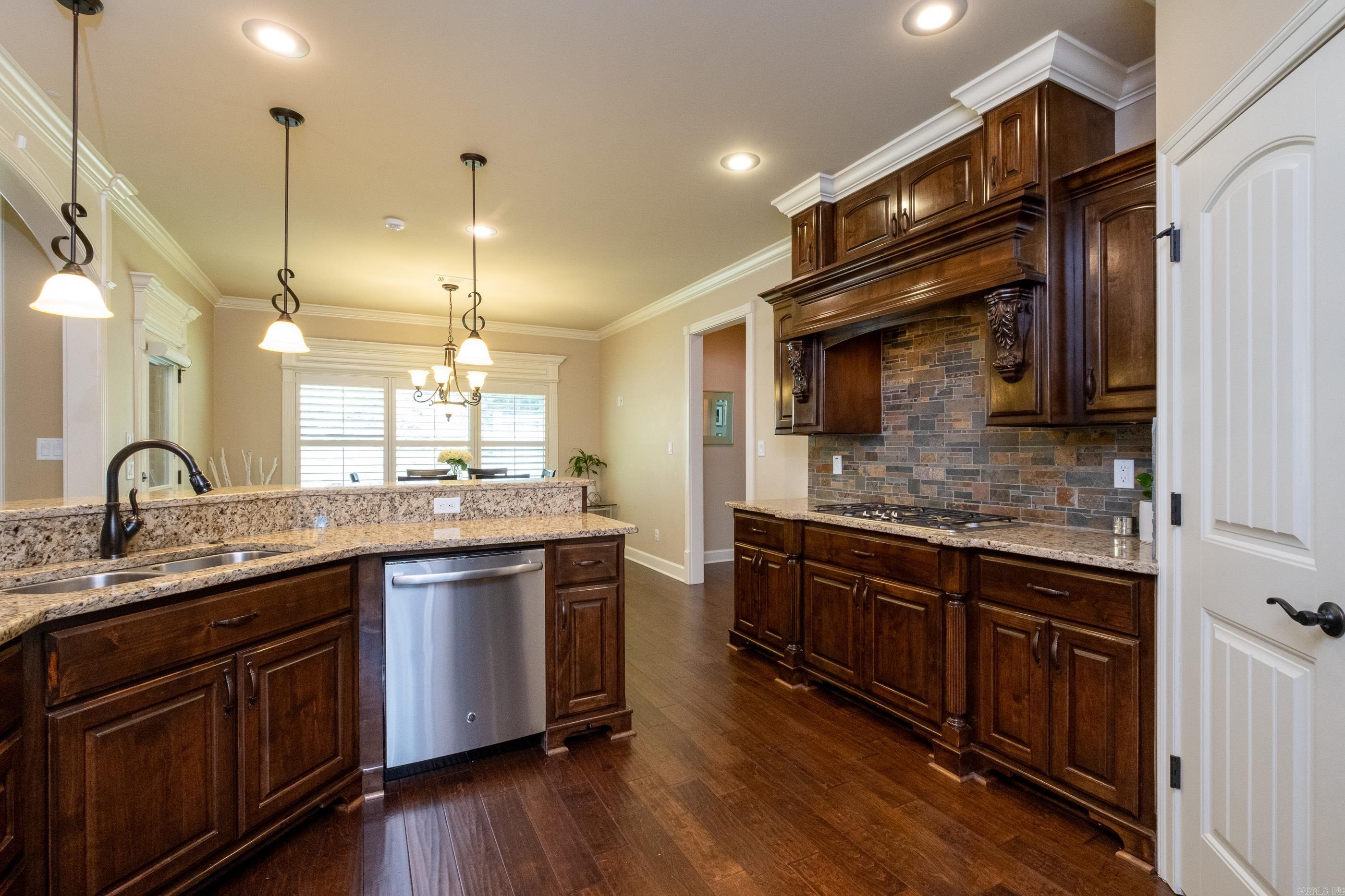 WOODLANDS EDGE - Residential