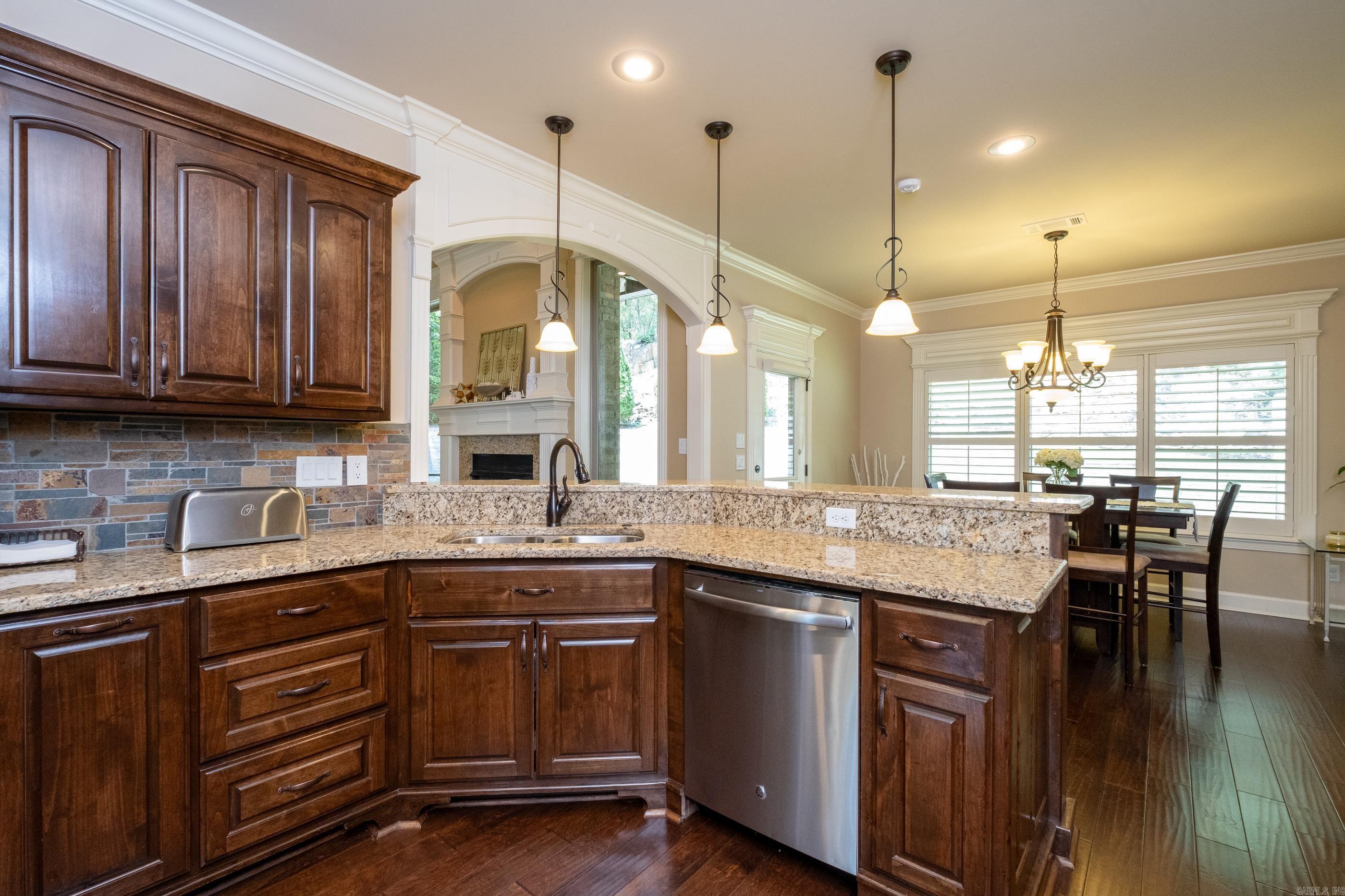 WOODLANDS EDGE - Residential