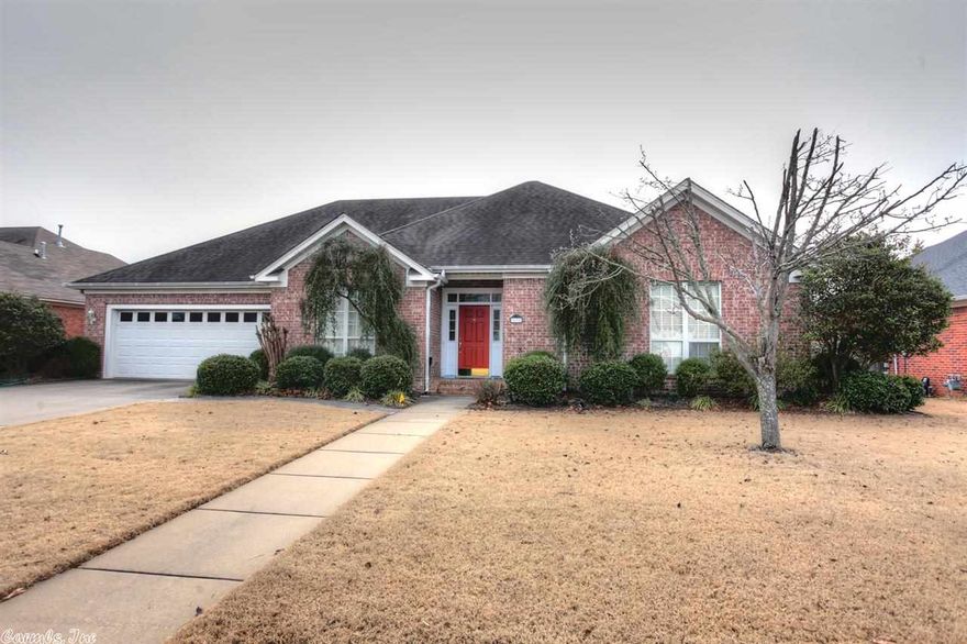 This 4 bedroom, 3 bath home is priced to sell! This is a spacious and bright home ready for its new family. Call to see today!