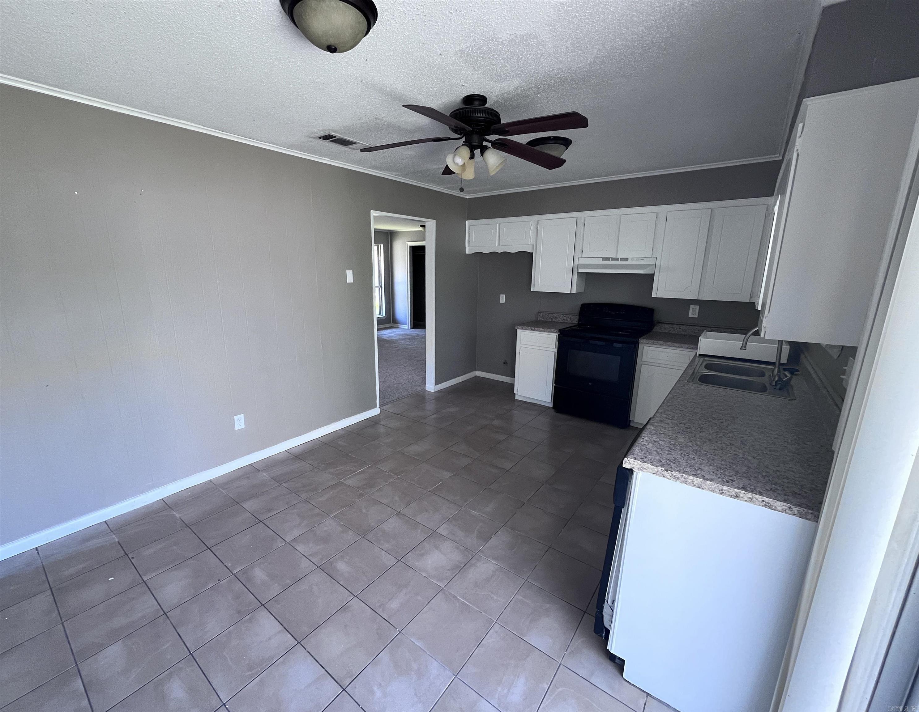 Towering Oaks - Residential Lease