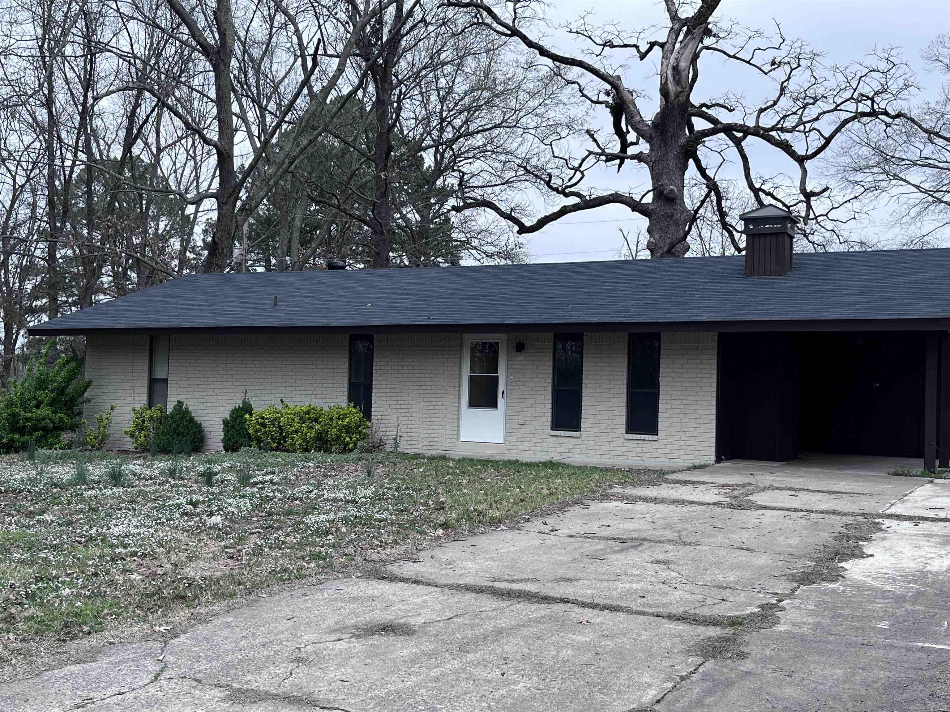 Towering Oaks - Residential Lease