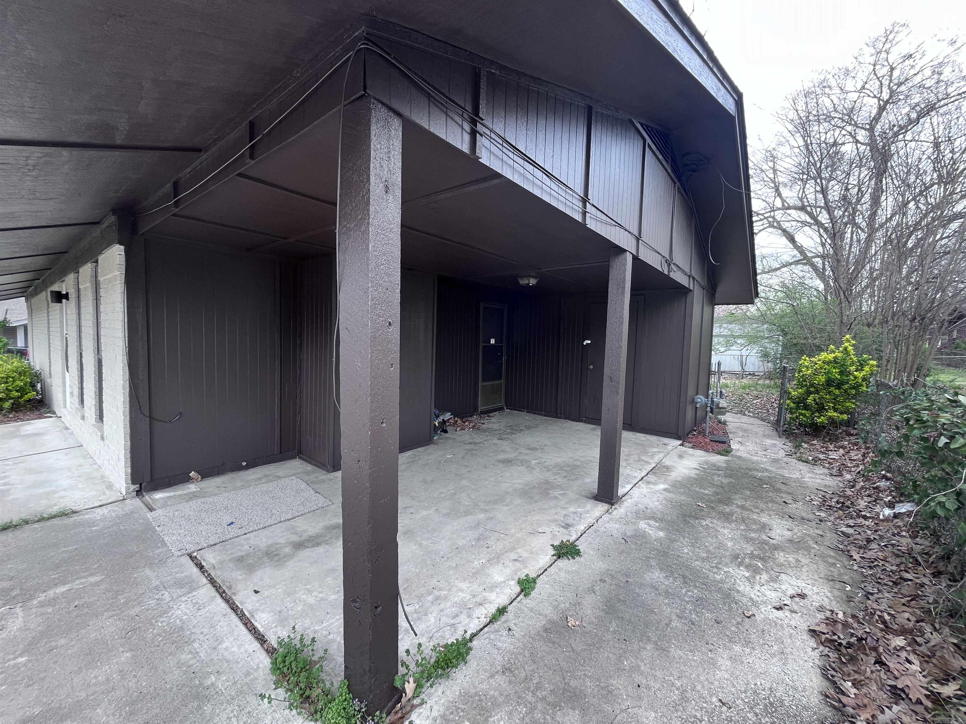 Towering Oaks - Residential Lease