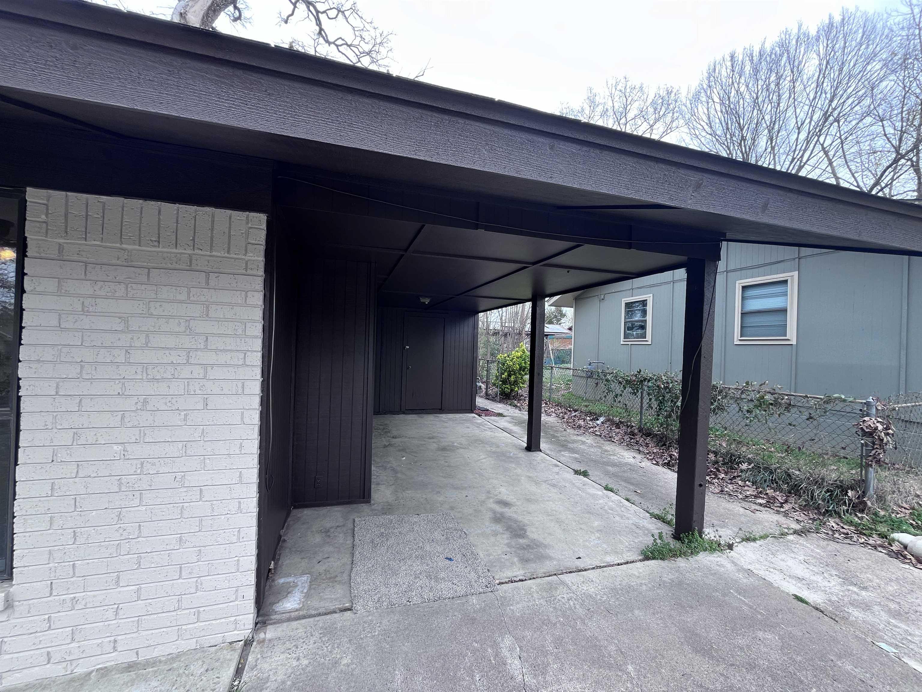 Towering Oaks - Residential Lease