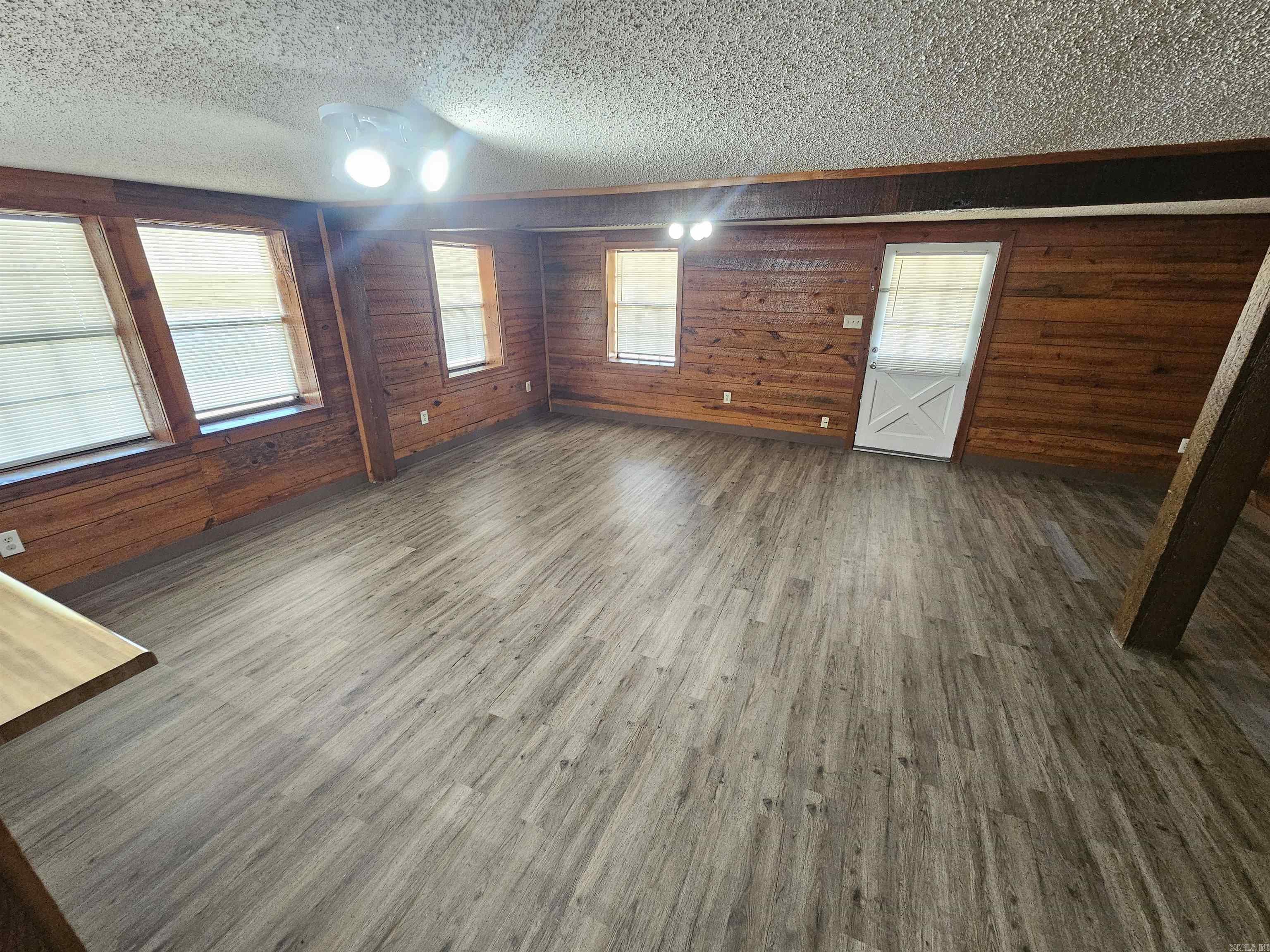 Metes & Bounds - Residential Lease