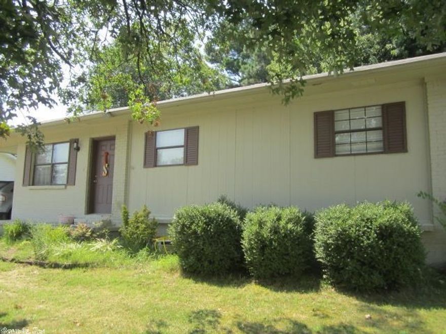 The property is sold "AS IS".  Age is an estimate, actual unknown.    combo lock box see agent remarks. this is back on Auction.com