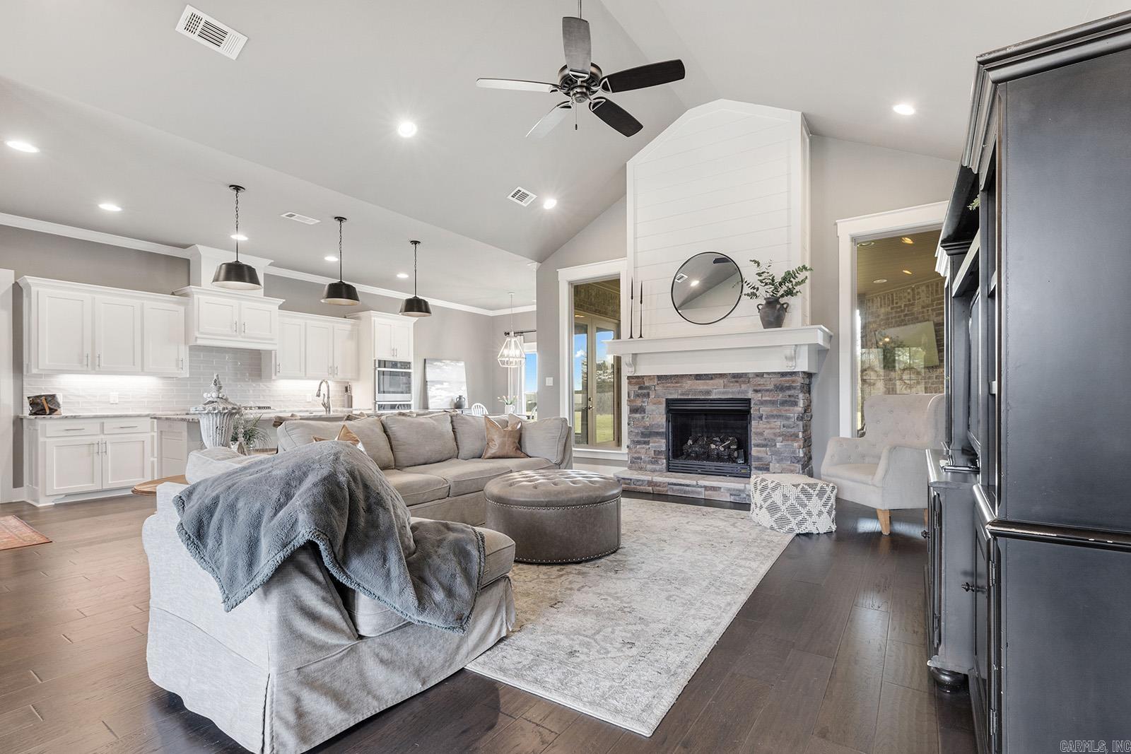 THE VINEYARD - Residential