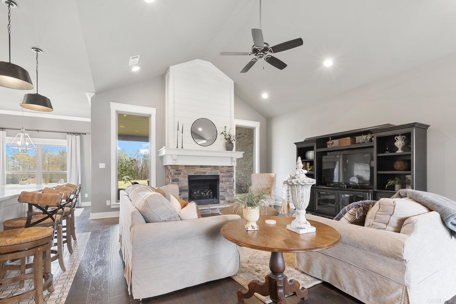 THE VINEYARD - Residential