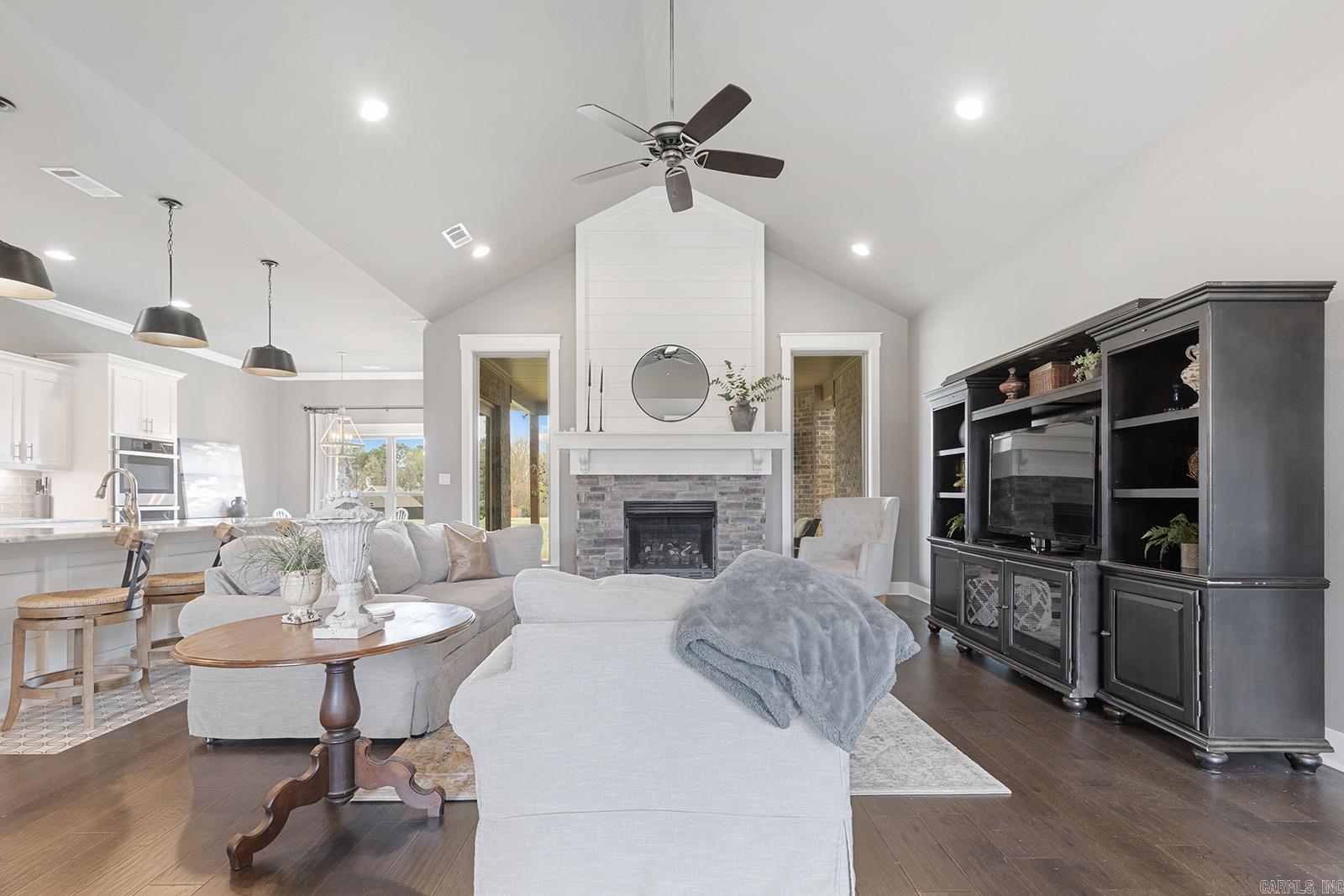 THE VINEYARD - Residential