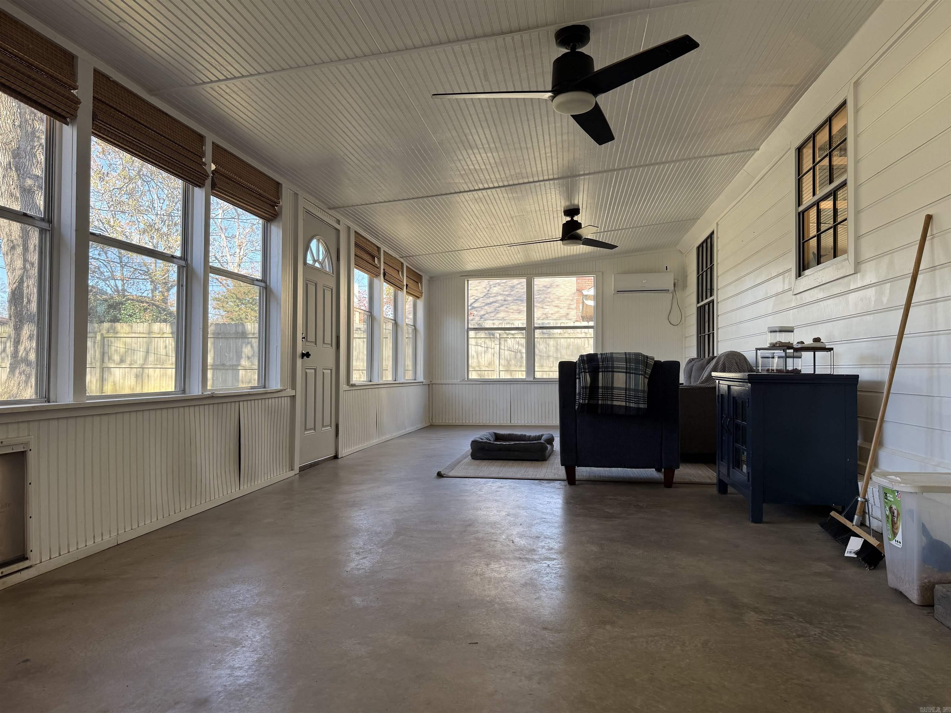 EAST MEADOW - Residential