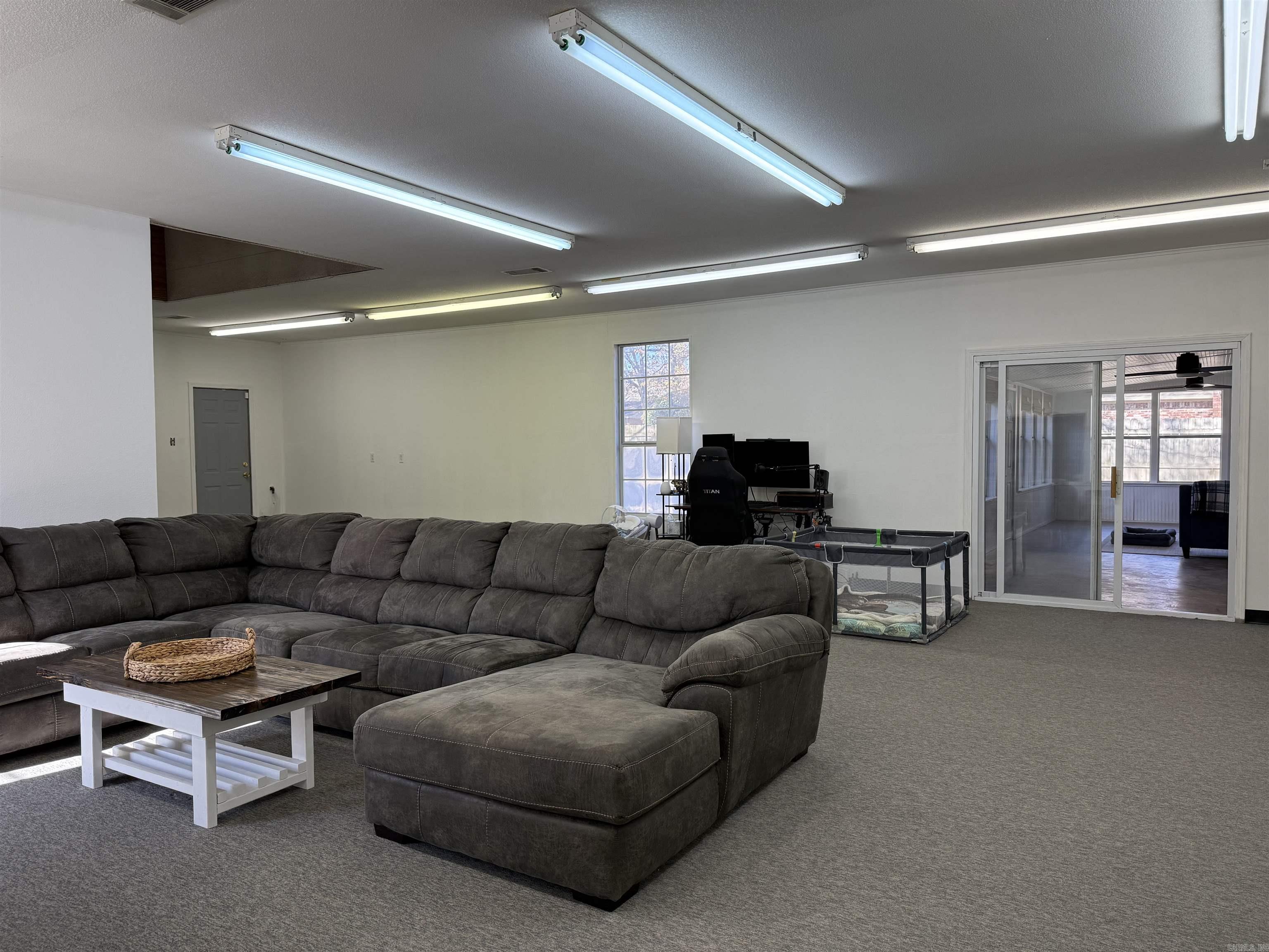 EAST MEADOW - Residential