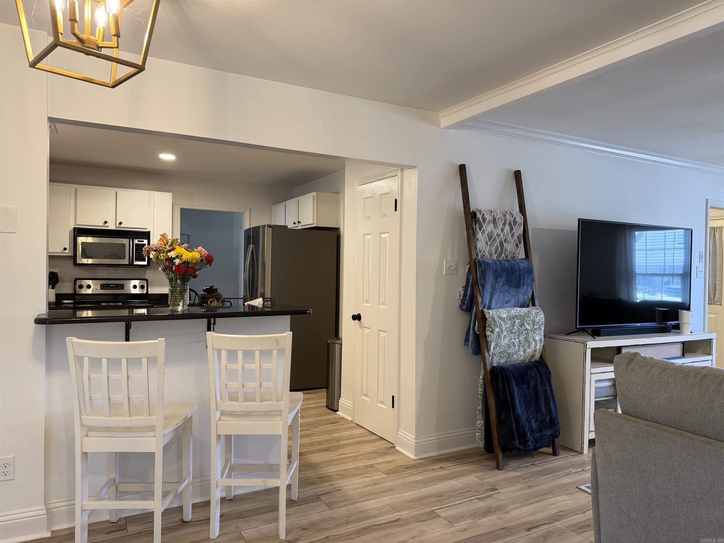 EAST MEADOW - Residential