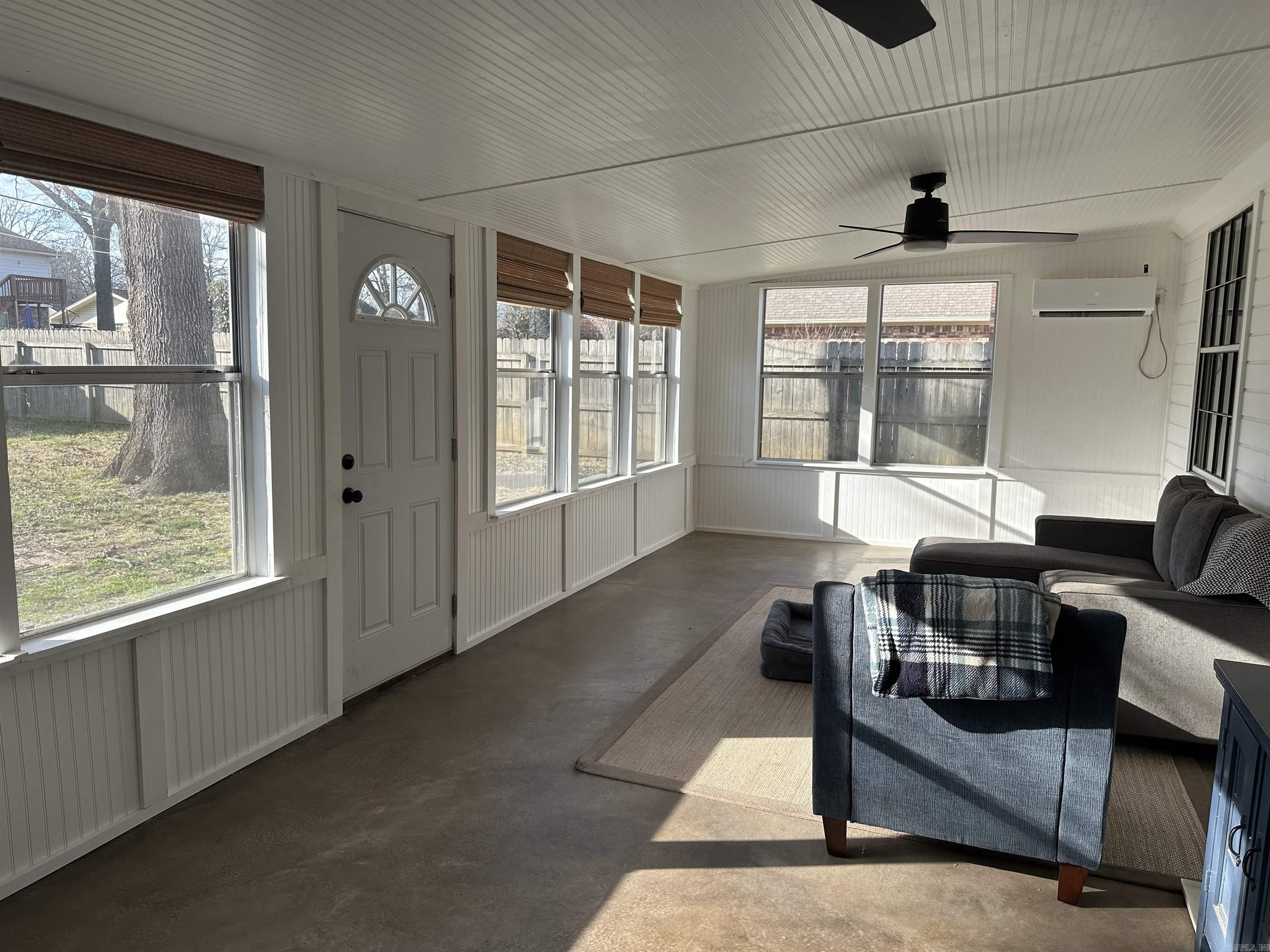 EAST MEADOW - Residential