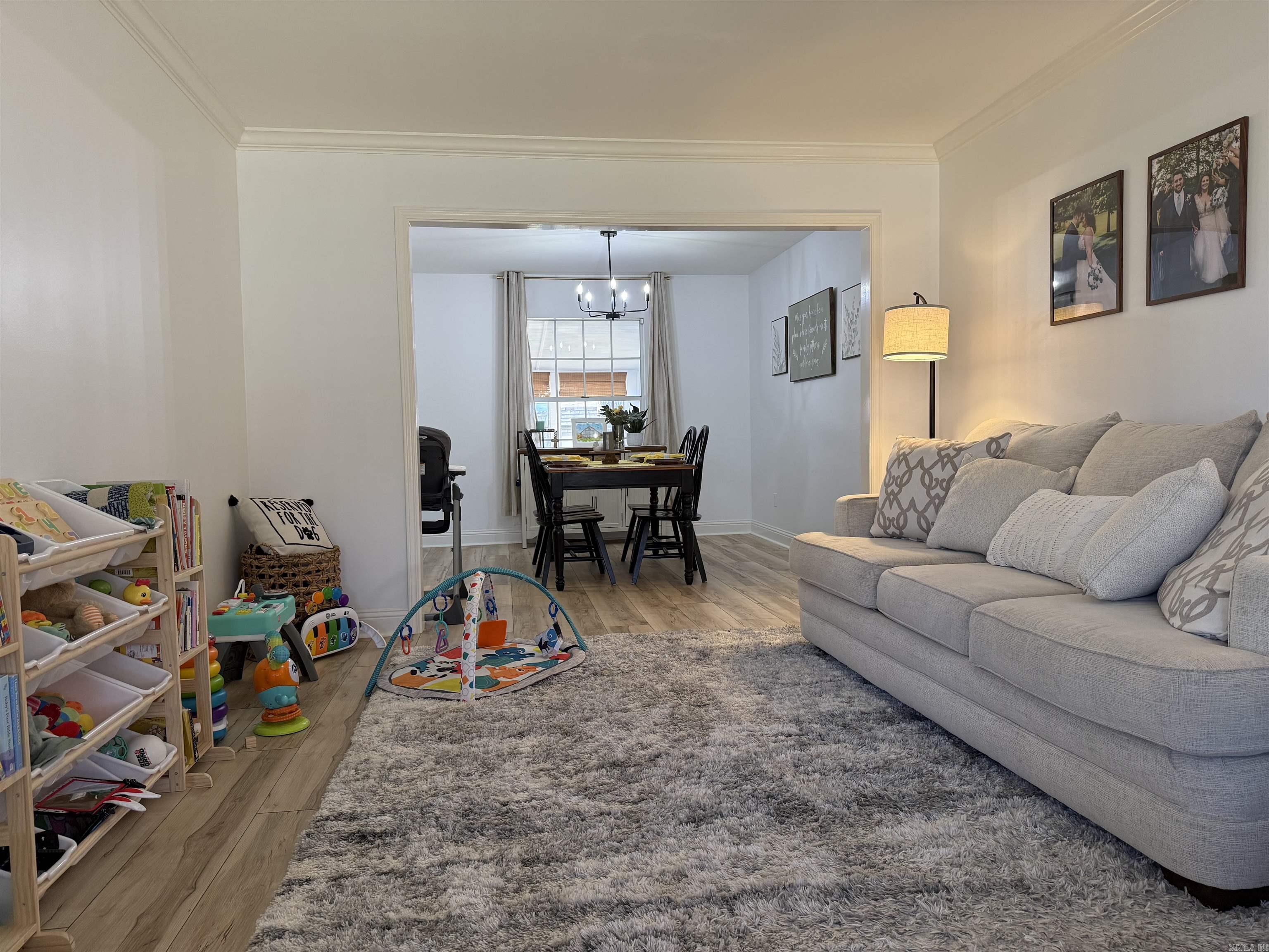 EAST MEADOW - Residential