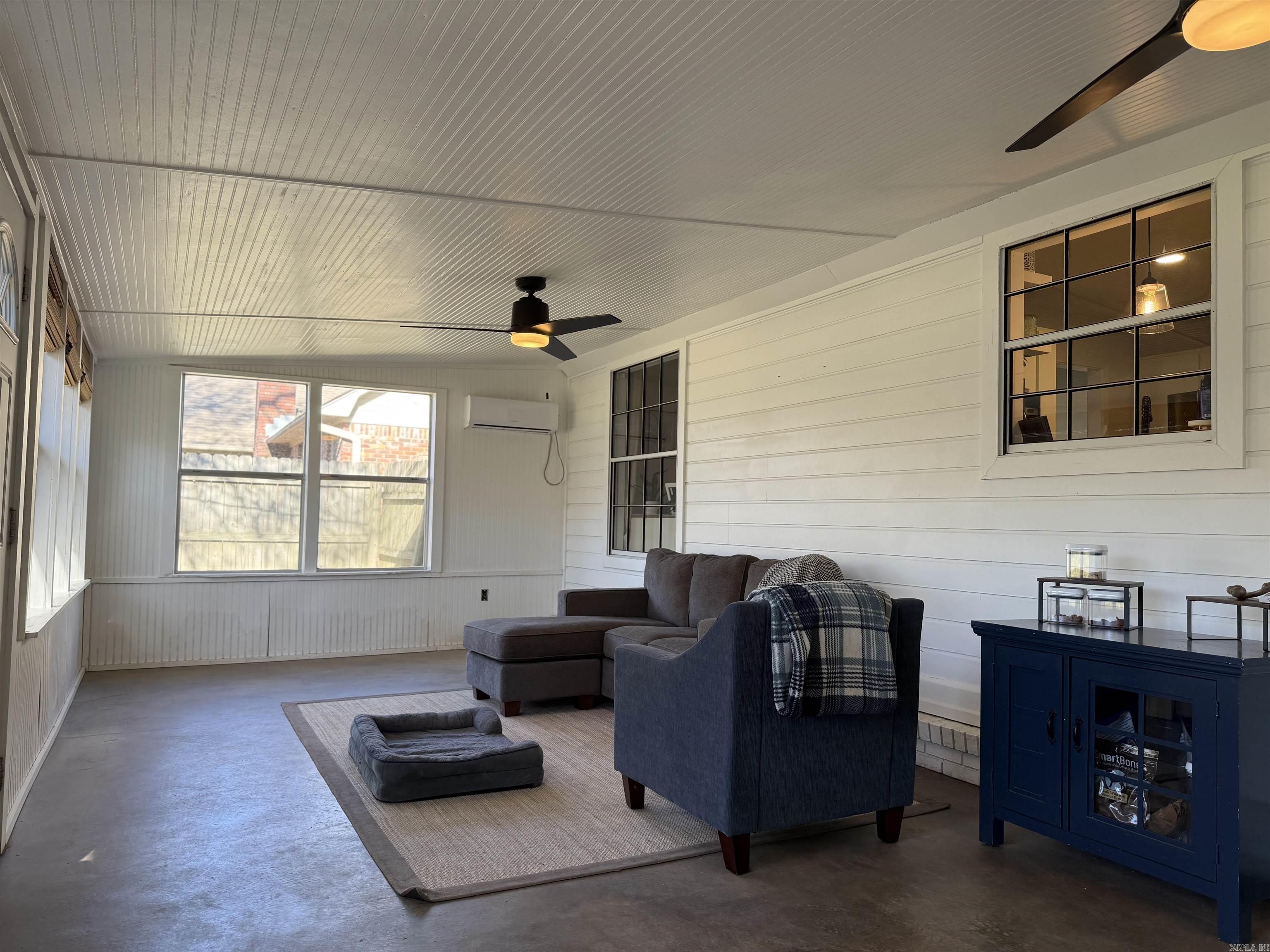 EAST MEADOW - Residential