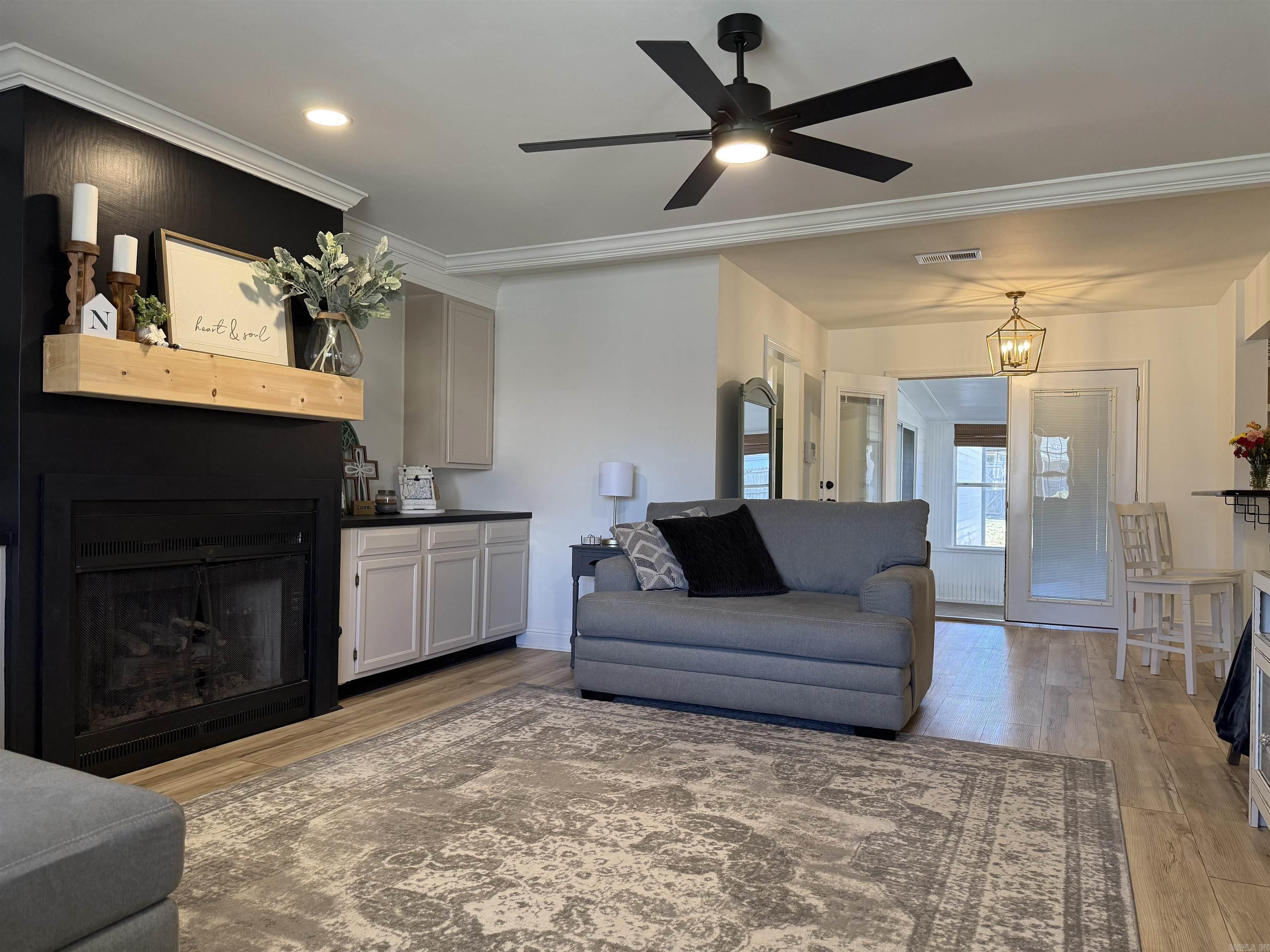 EAST MEADOW - Residential