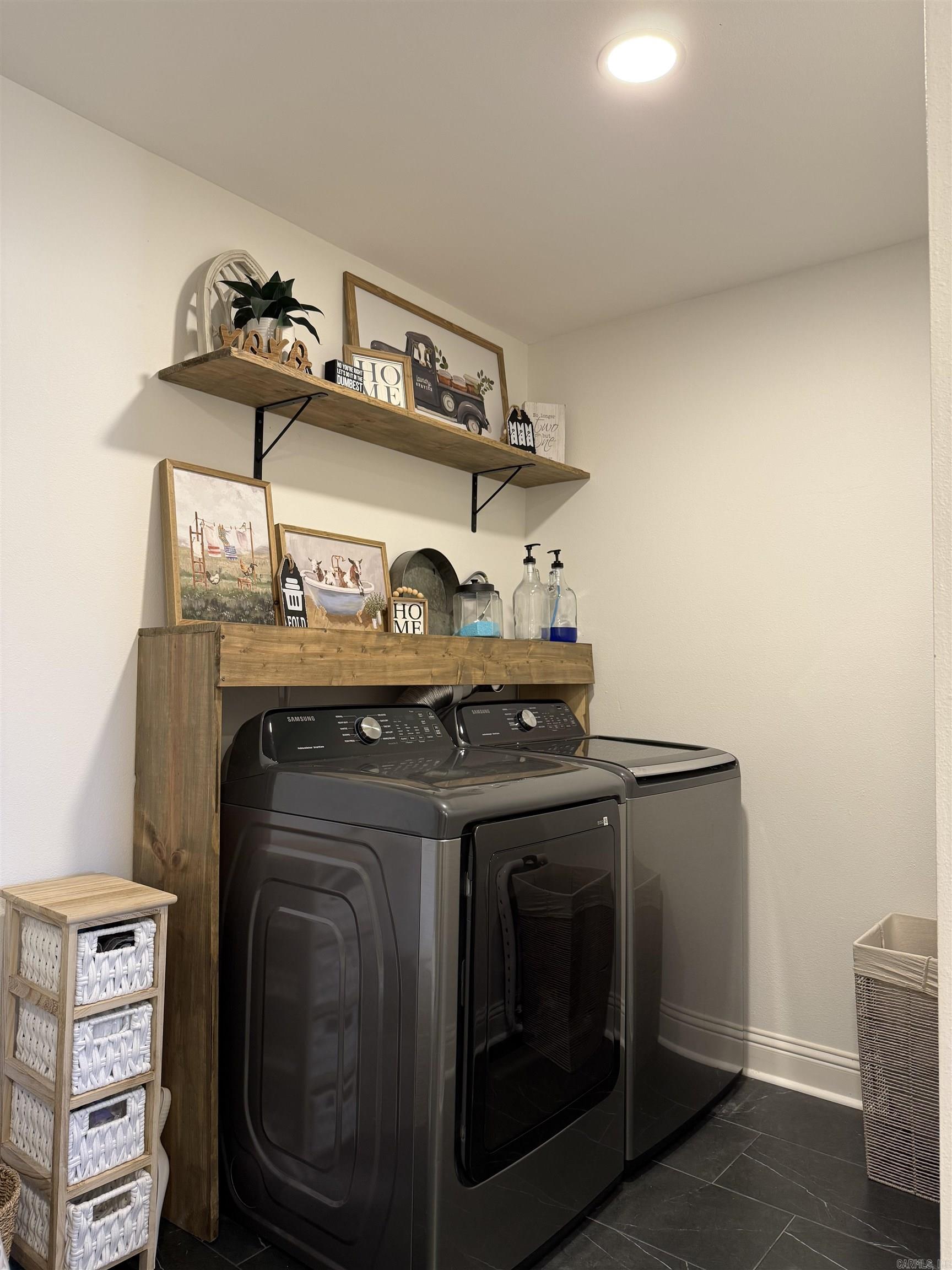 EAST MEADOW - Residential