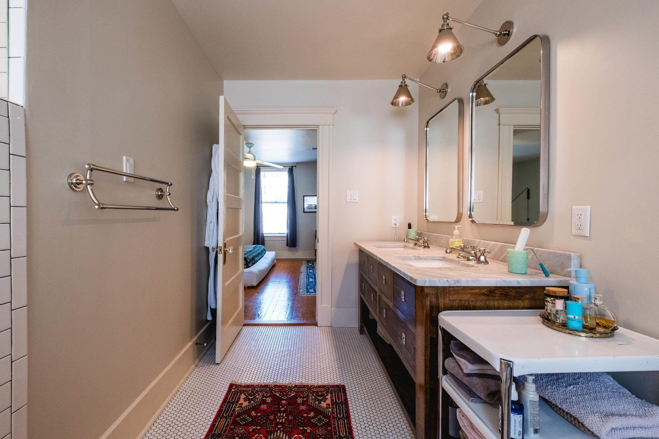 CENTENNIAL - Residential