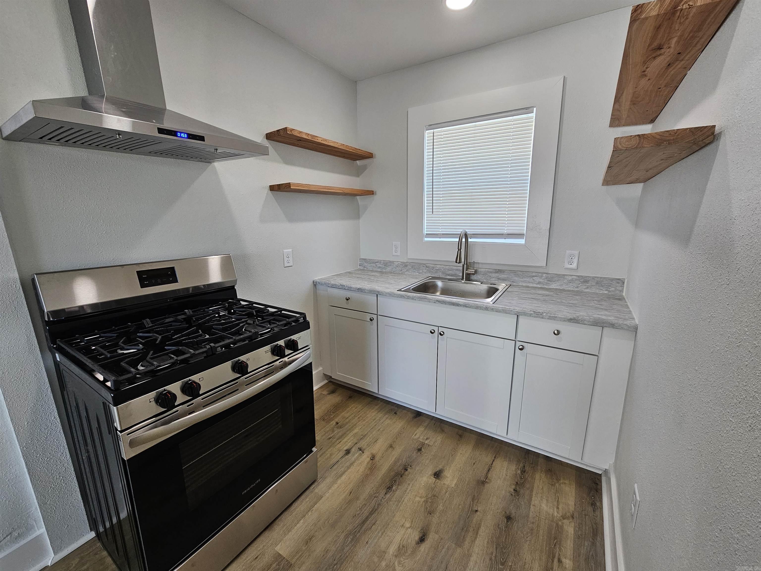HSR BLK - Residential Income