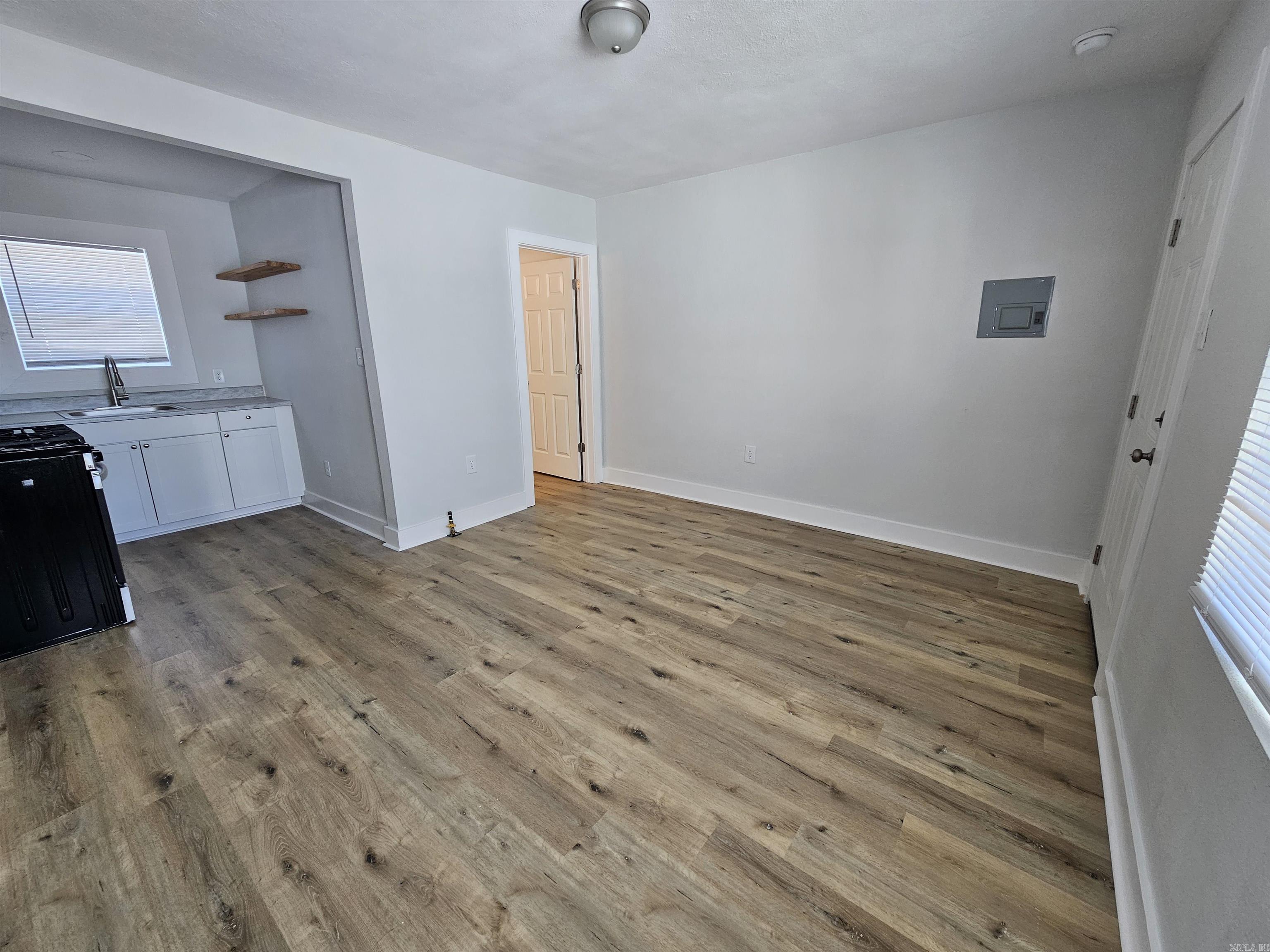 HSR BLK - Residential Income