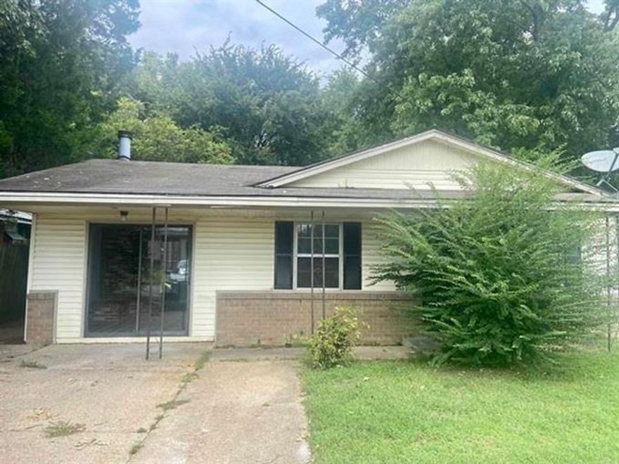 Welcome to the rental market 418 Tennessee St. of Blytheville, AR! This home features a little over 1300 square feet of well laid out living space. Within the brick walls of the home you will find 3 bedrooms, 1.5 bathrooms, and 2 living areas! This home also features a large fenced in back yard! Call today to make this beautiful property your new home!
