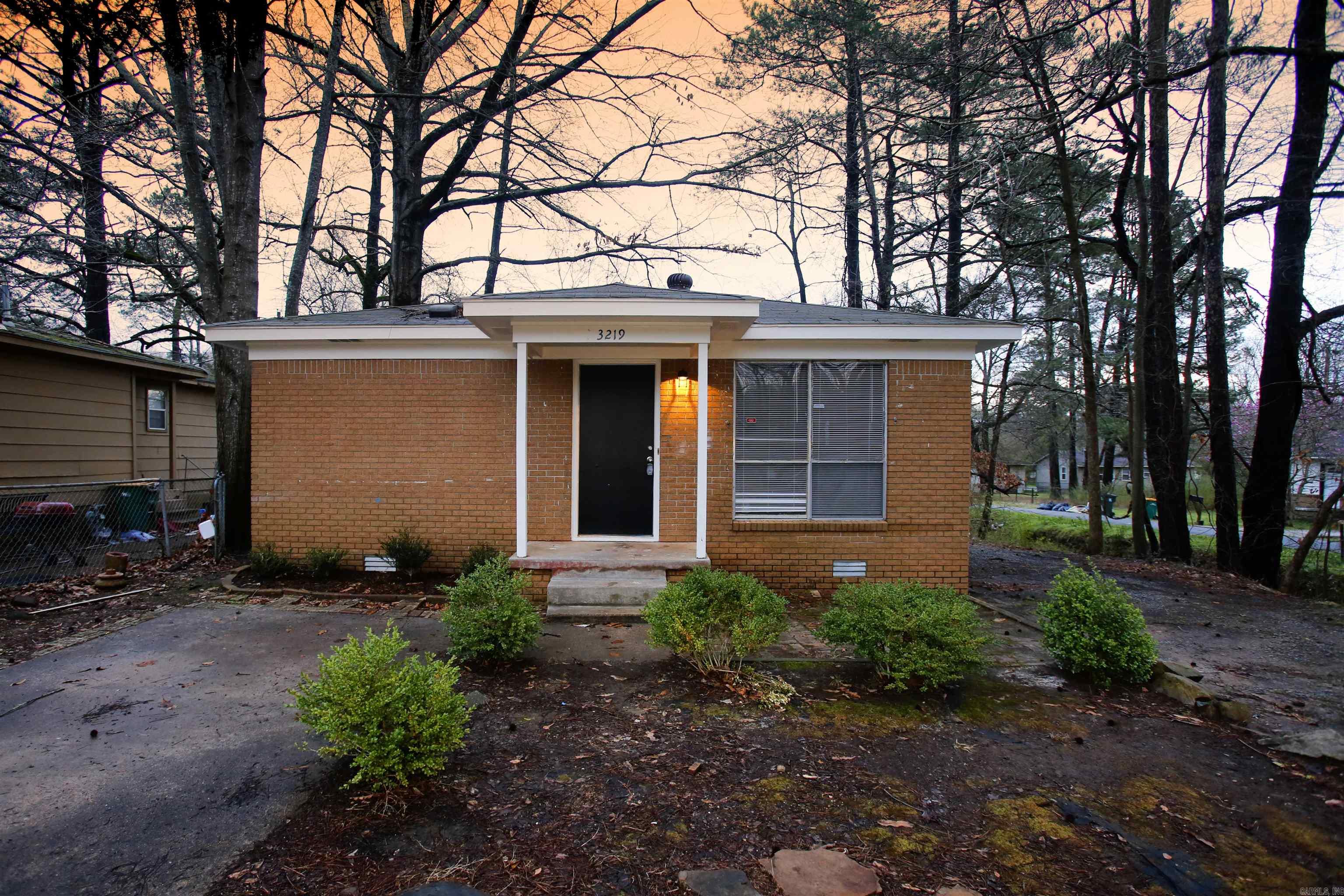 Barrow John 2L - Residential Lease