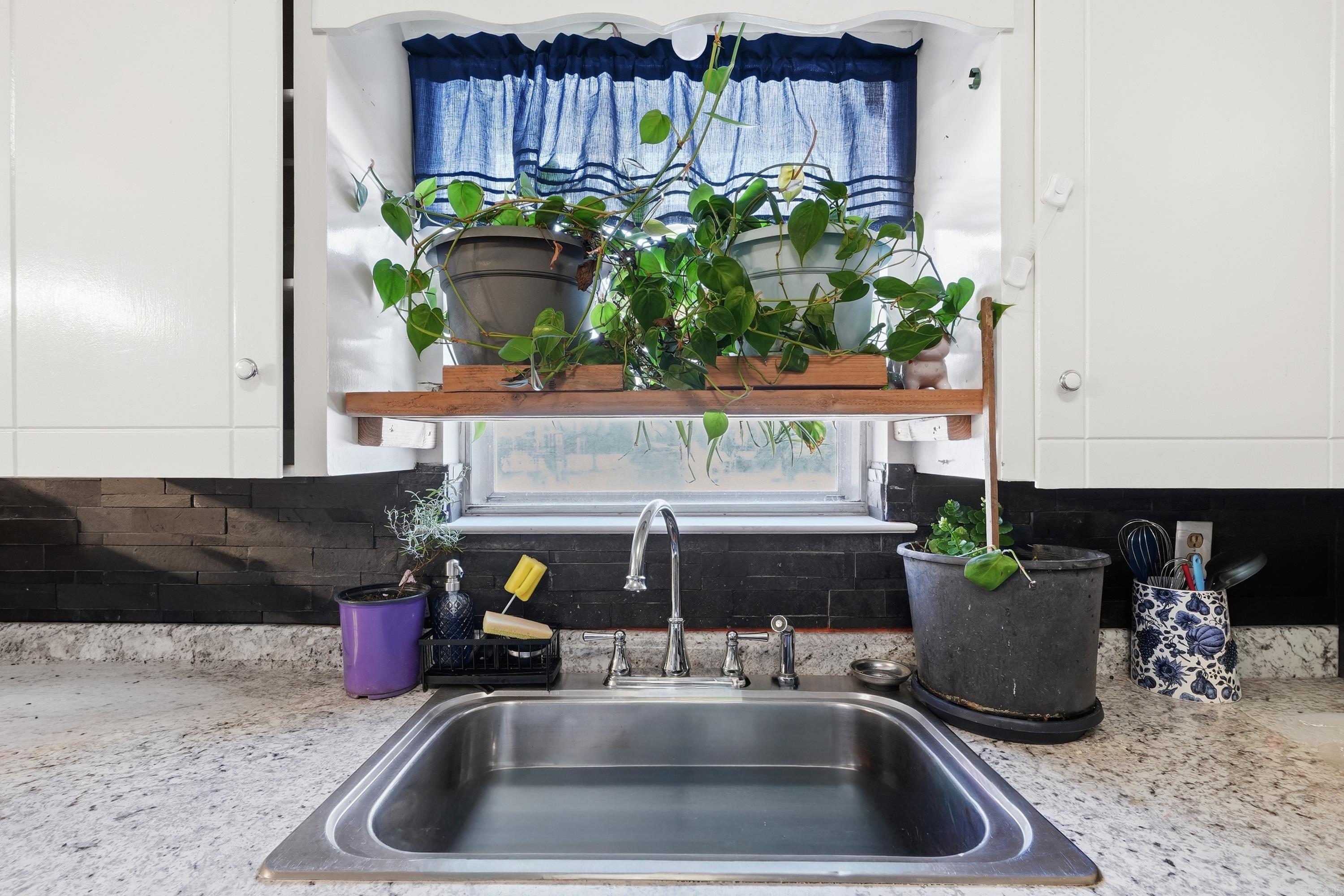 SHANNON HILLS - Residential