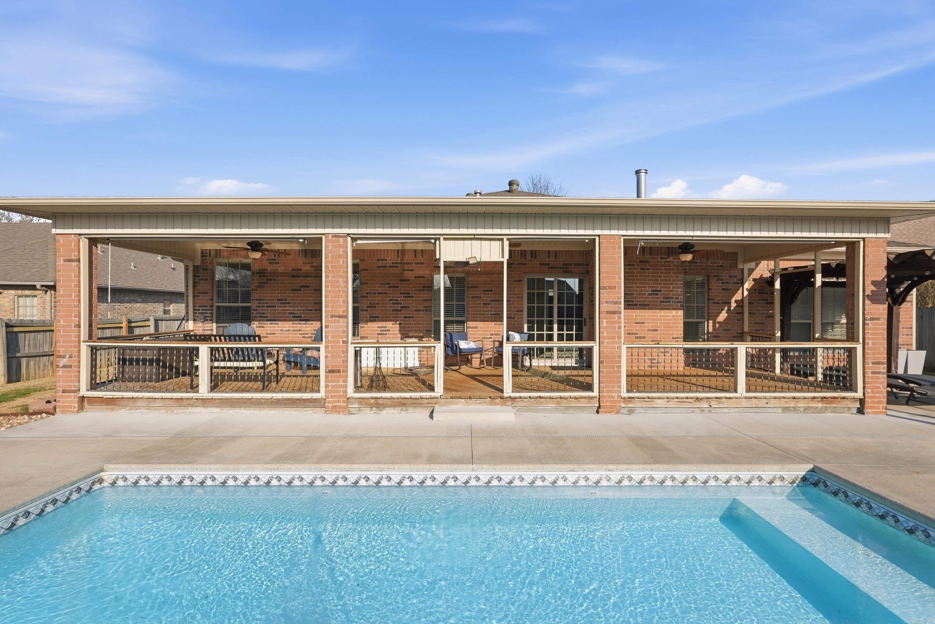 SOUTH WIND - Residential