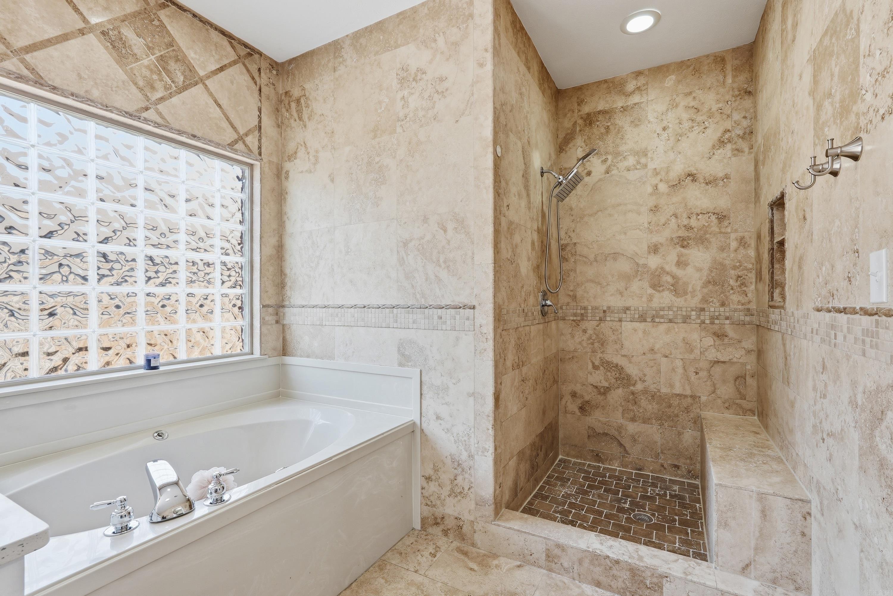 SOUTH WIND - Residential