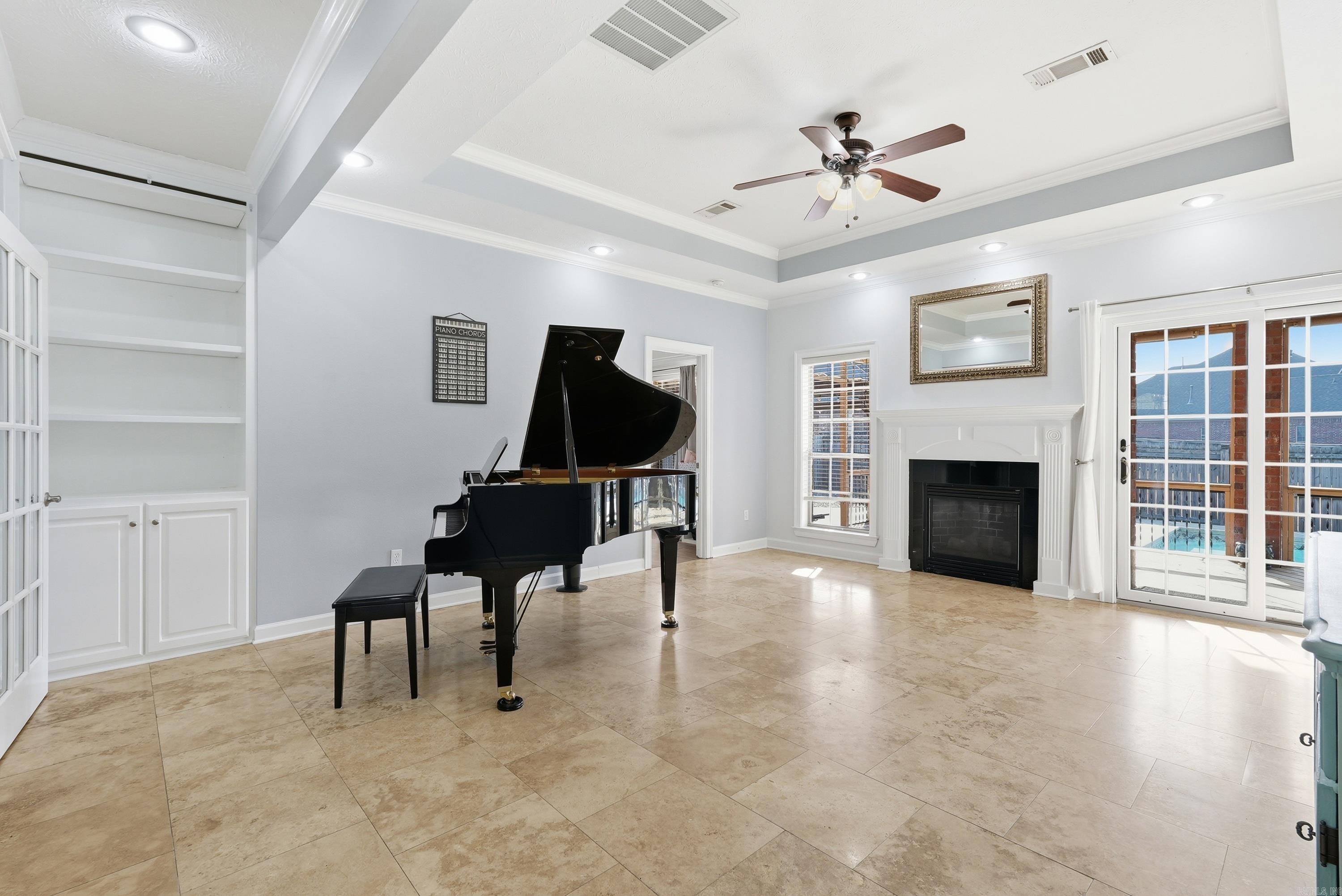 SOUTH WIND - Residential