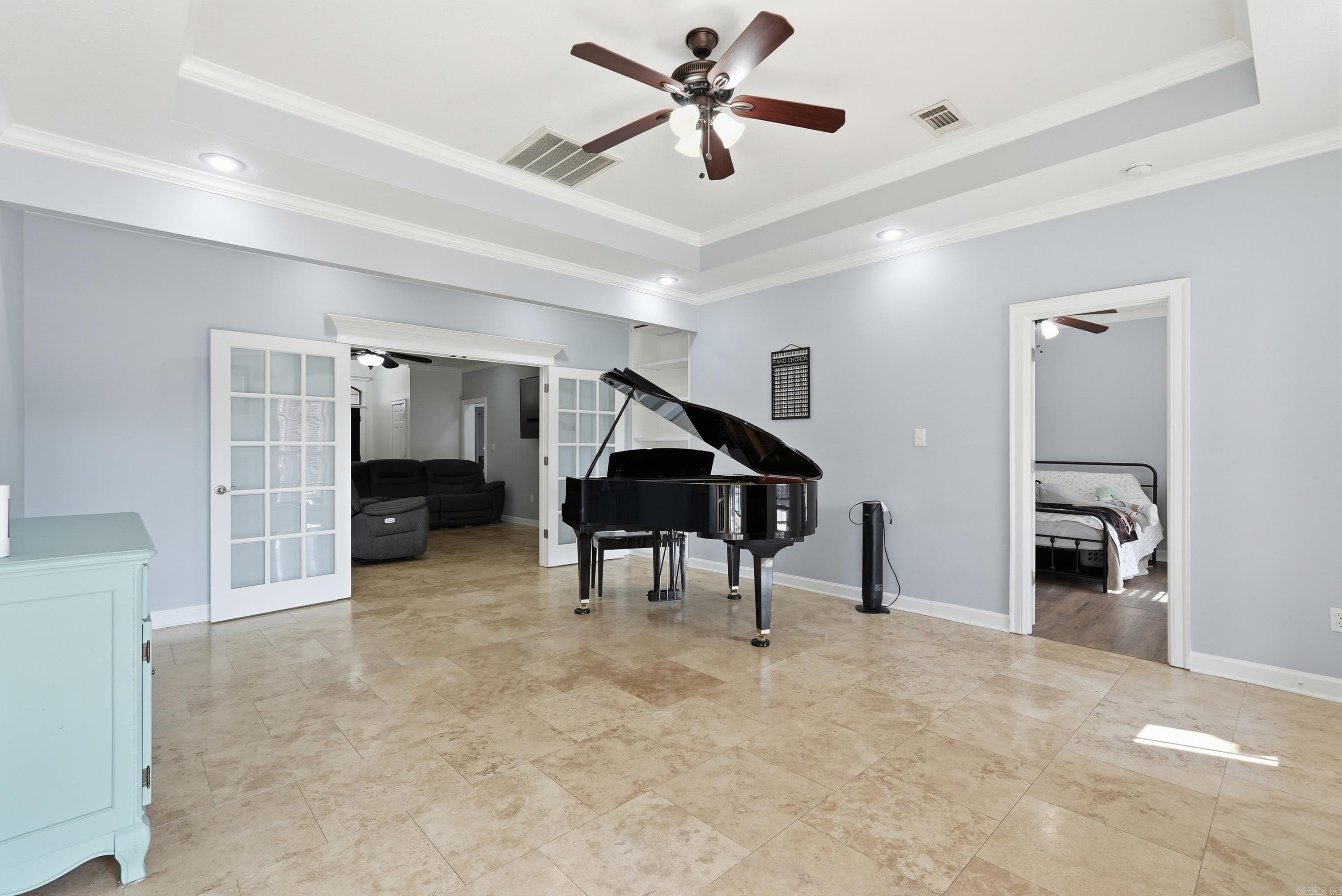 SOUTH WIND - Residential