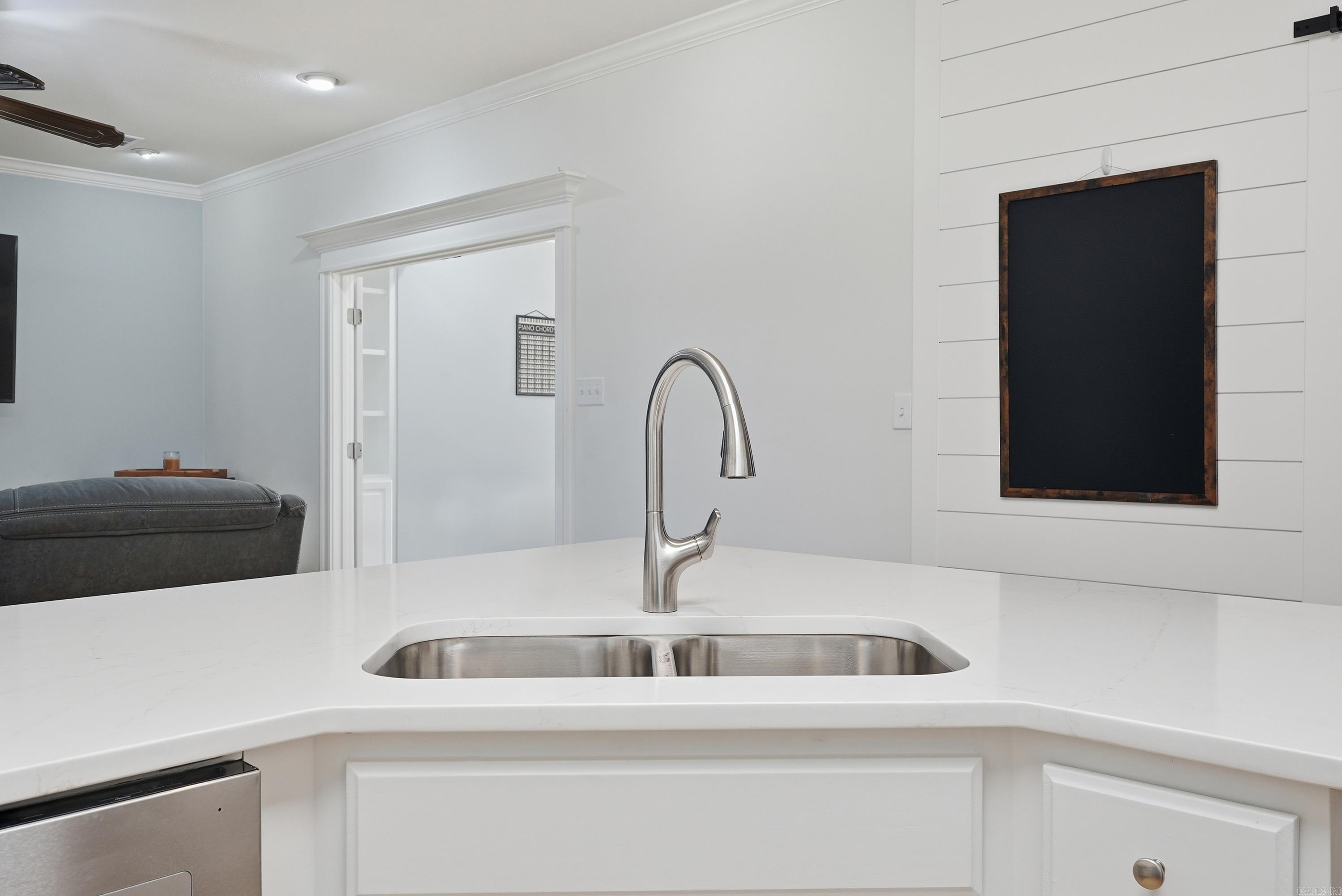 SOUTH WIND - Residential