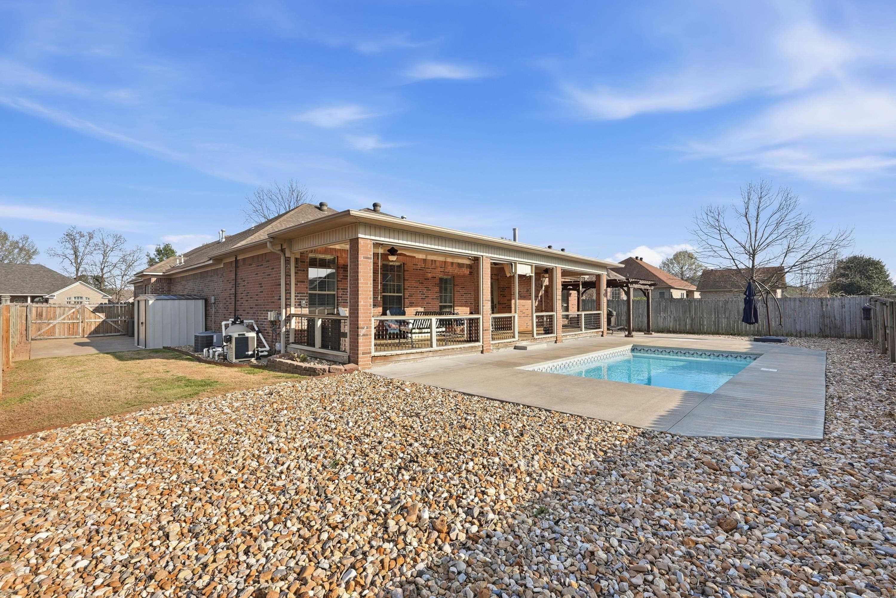 SOUTH WIND - Residential