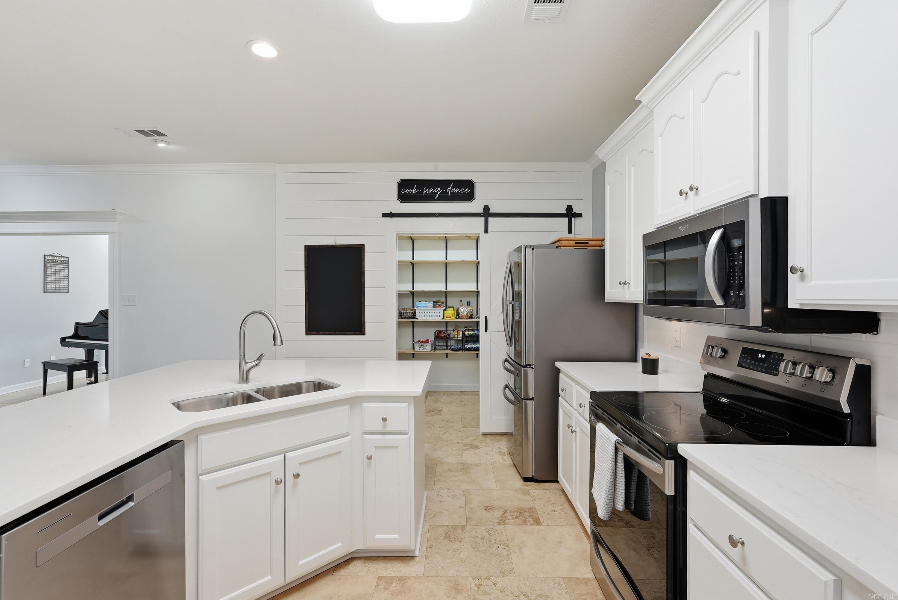 SOUTH WIND - Residential