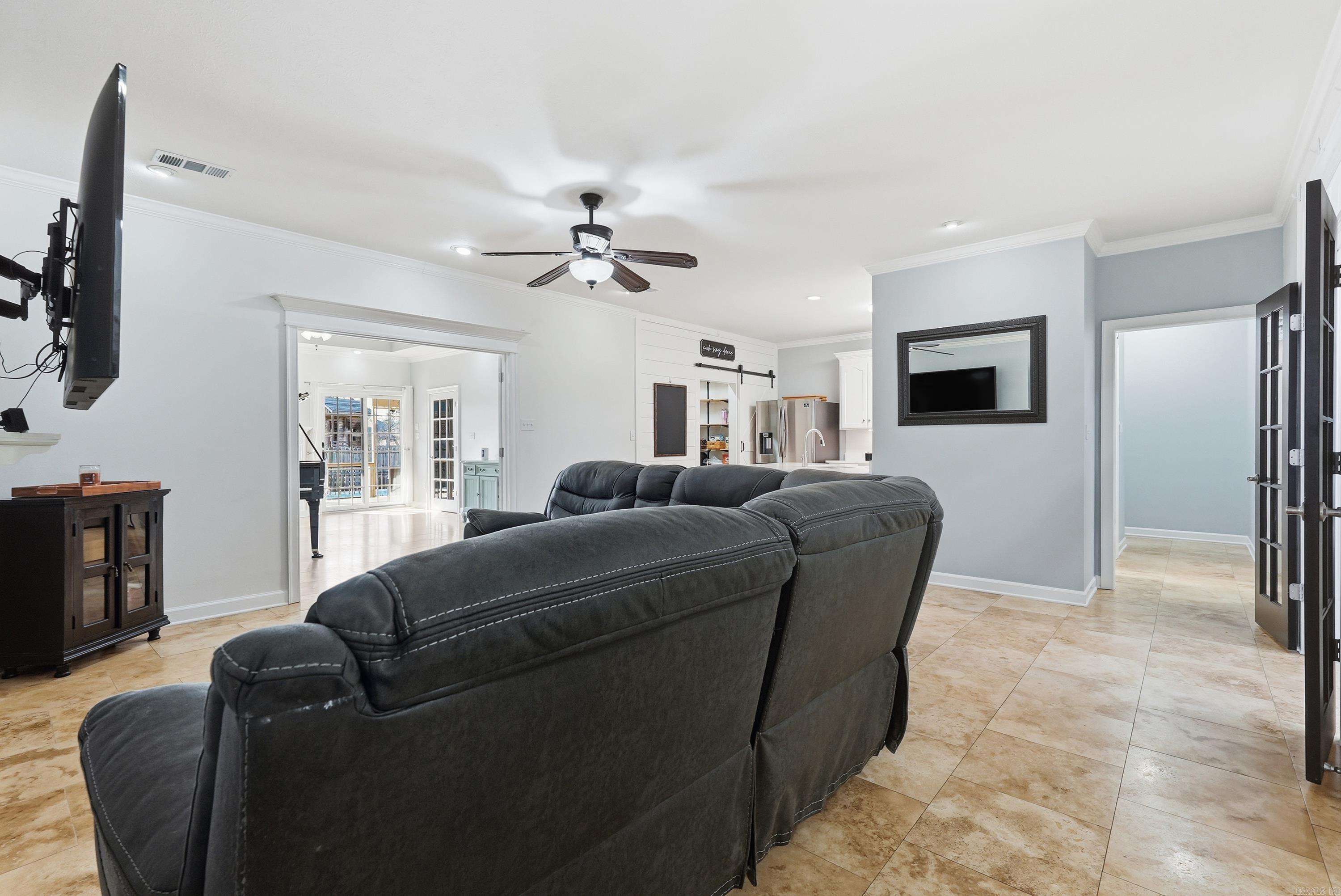 SOUTH WIND - Residential