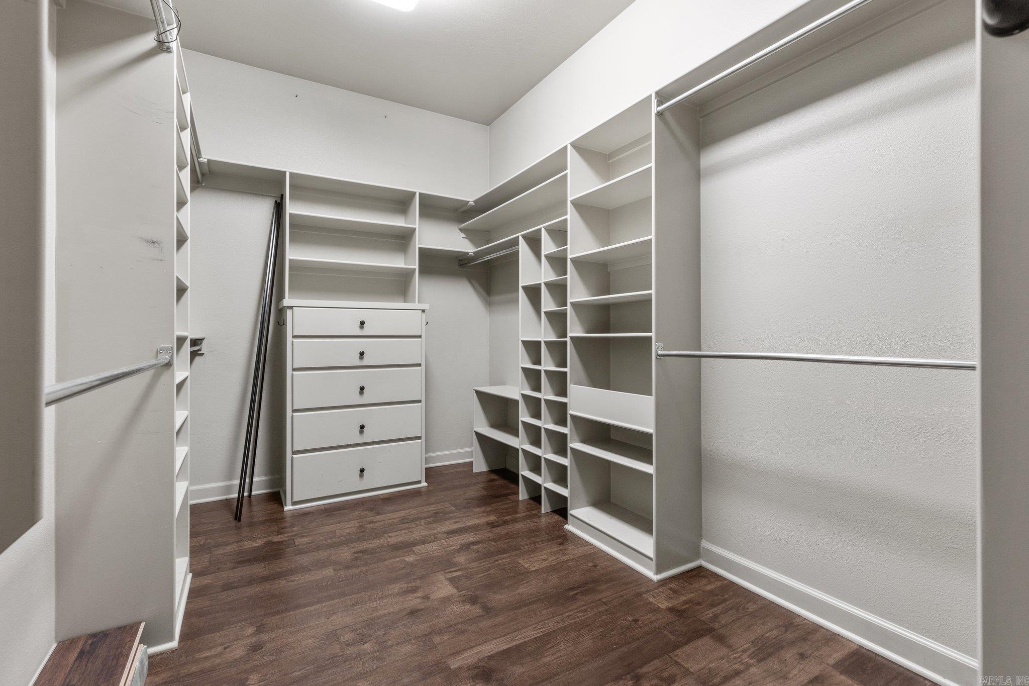 SHADOW CREEK - Residential