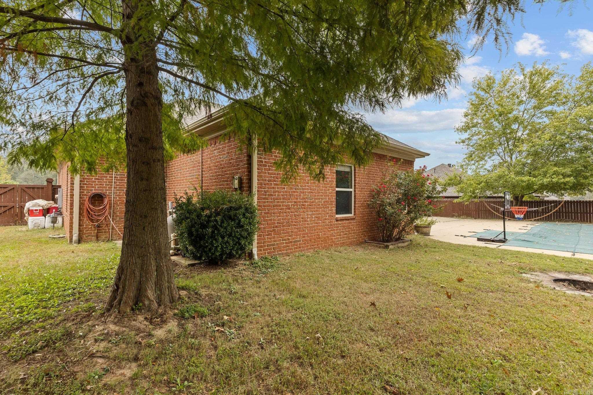 SHADOW CREEK - Residential