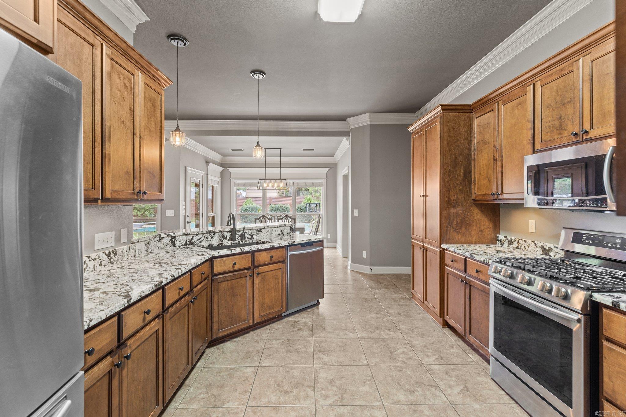 SHADOW CREEK - Residential