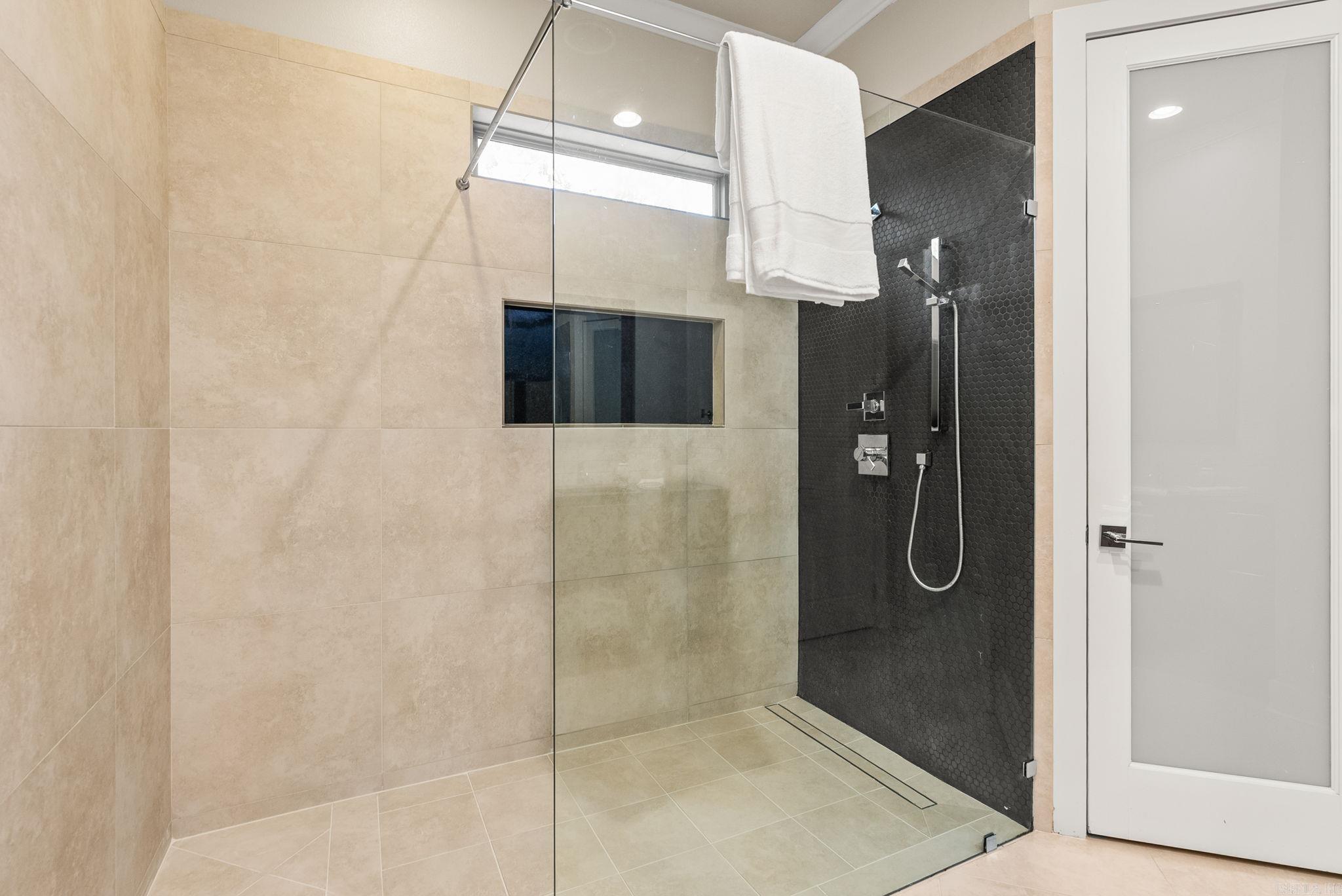 WOODLANDS EDGE - Residential